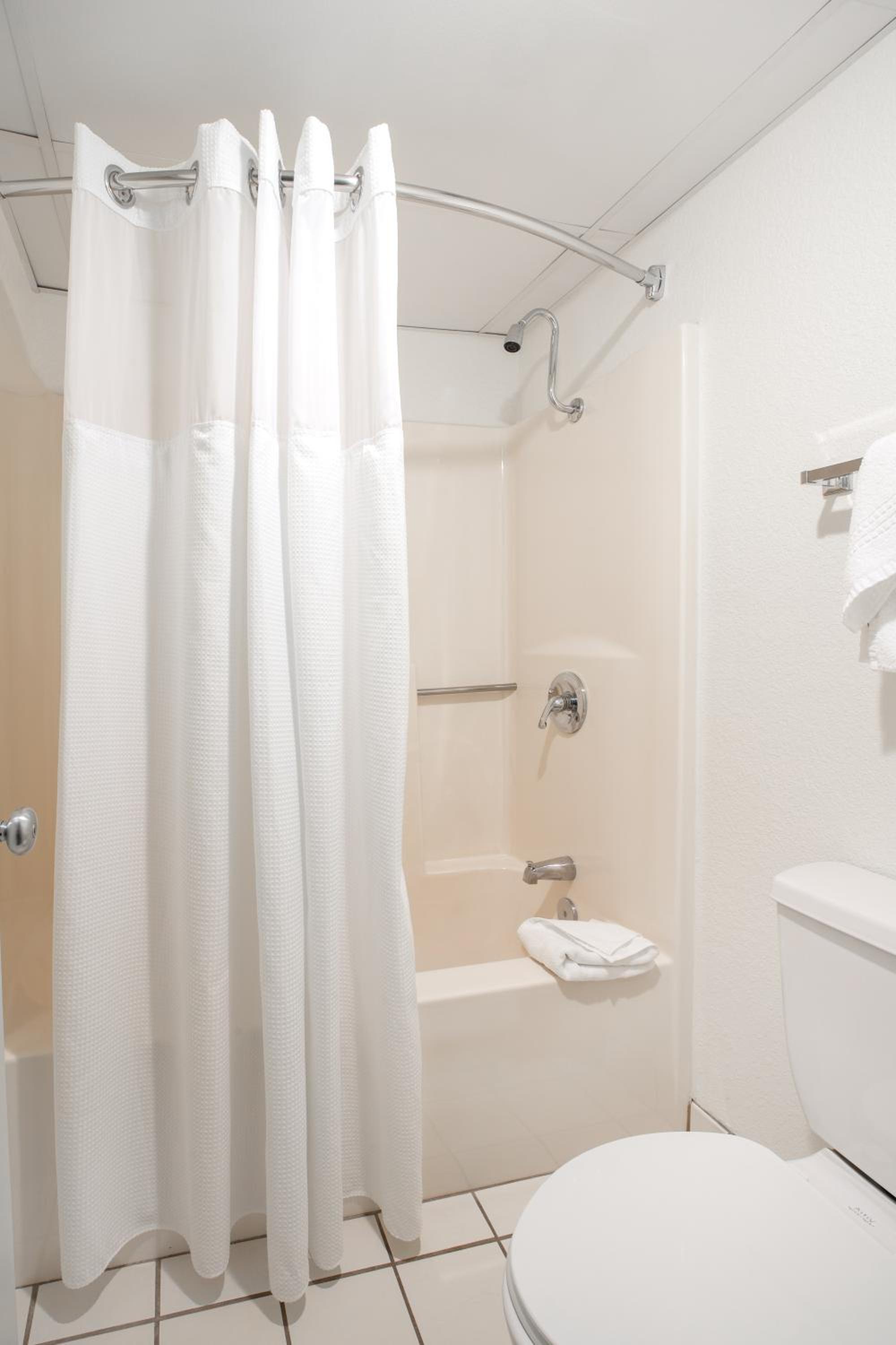 Executive King Room - Non-Smoking - Photo 2