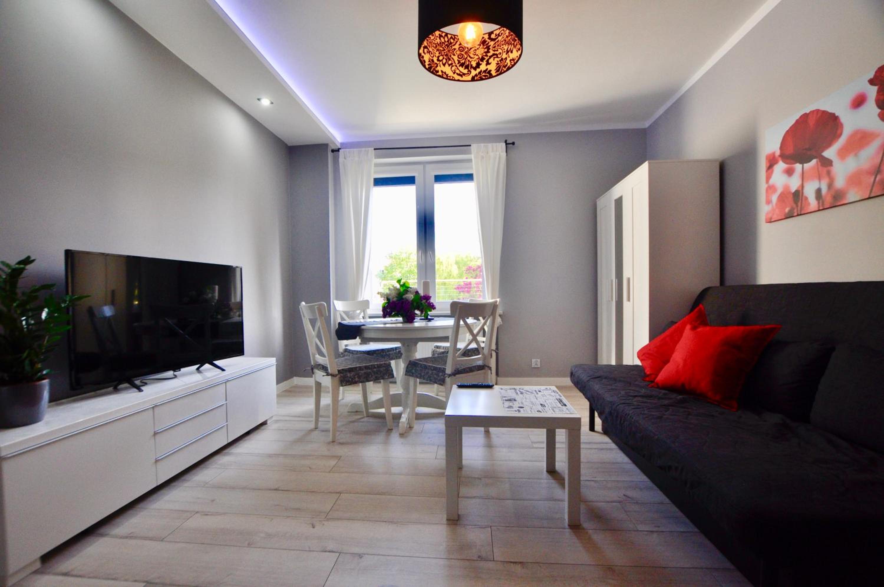 One-Bedroom Apartment - Photo 1