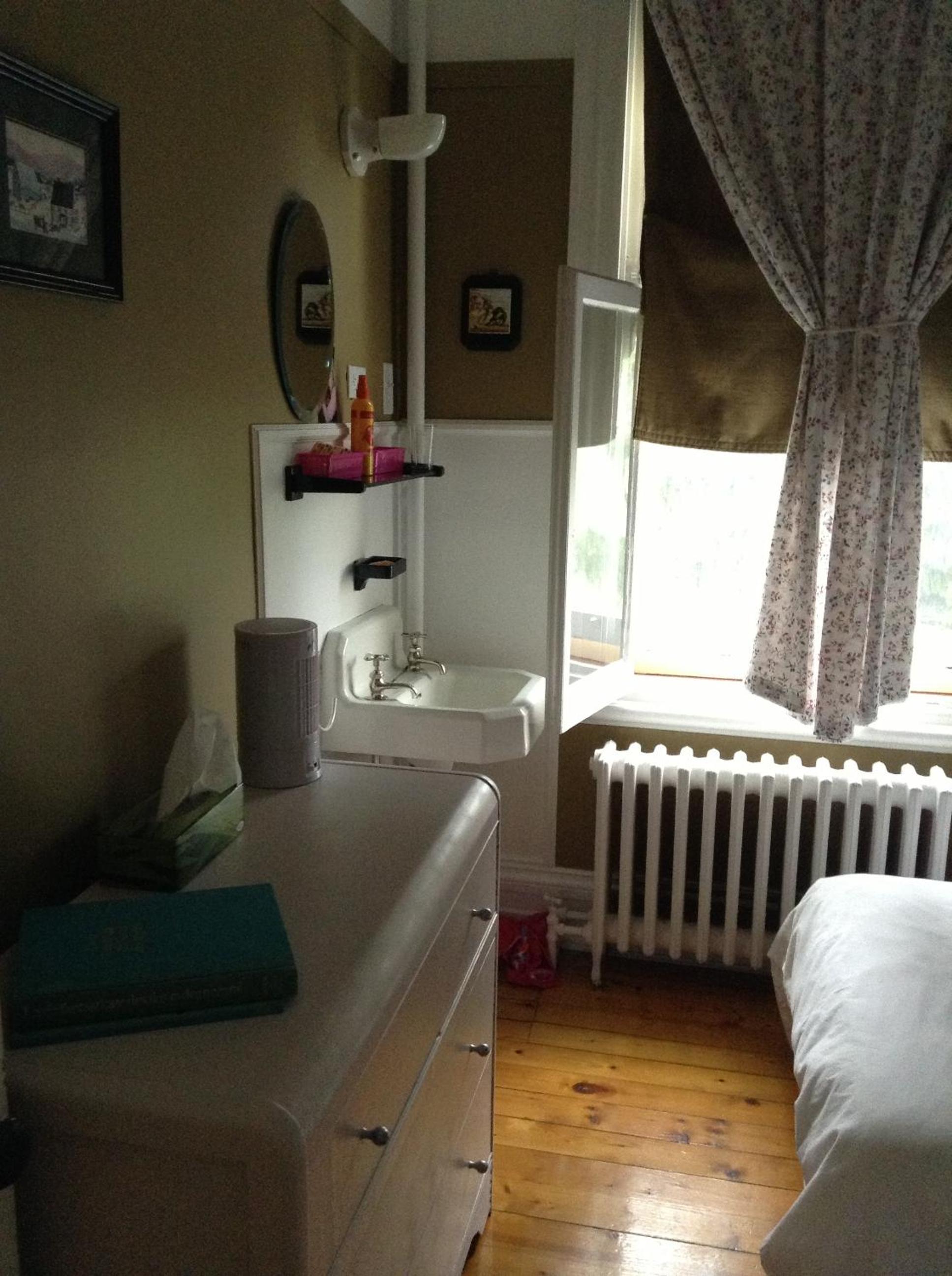 Triple Room with Shared Bathroom photo 3