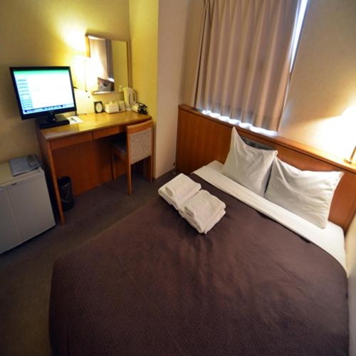 Double Room with Small Double Bed - Smoking - Photo 1
