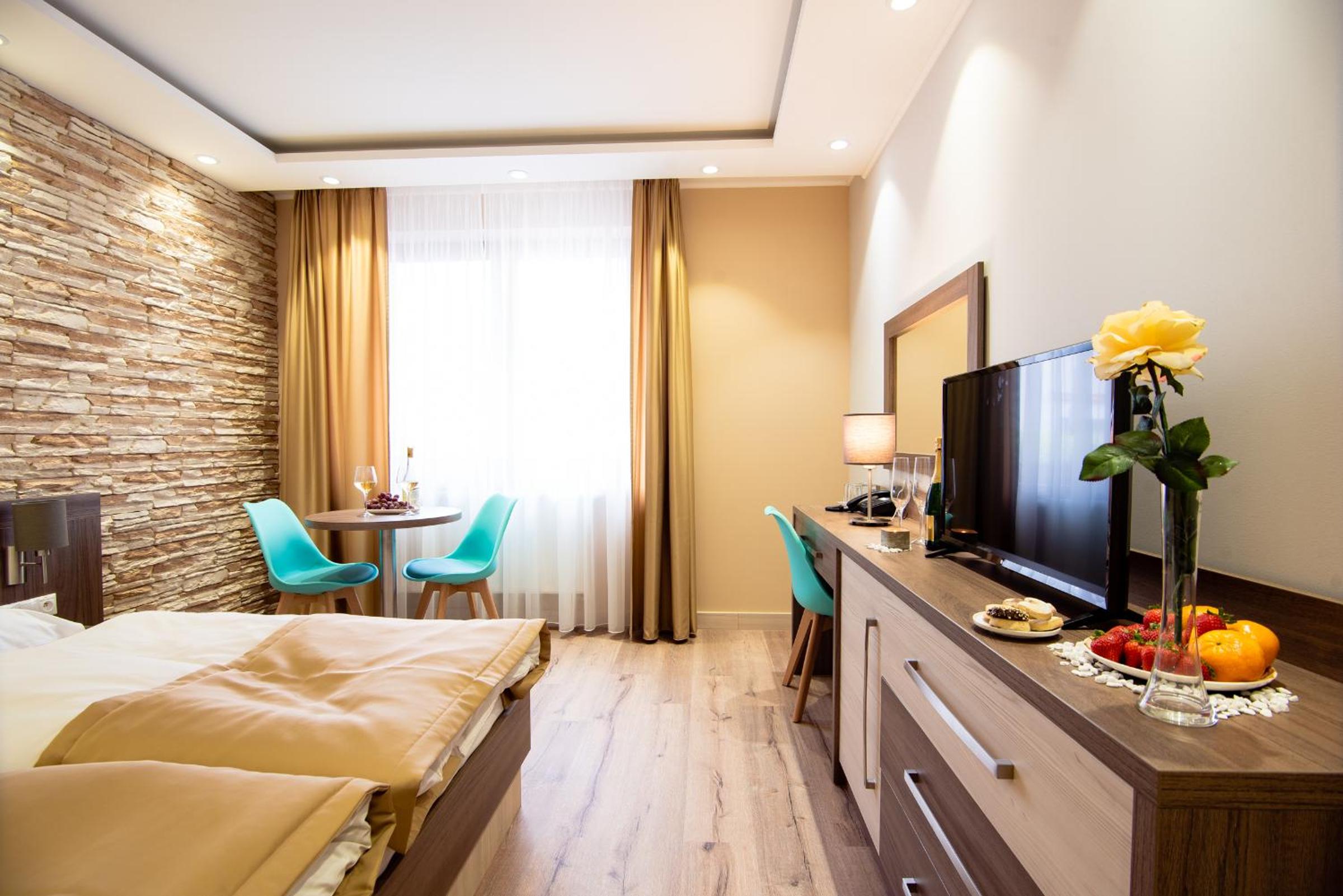 Deluxe Double Room - Photo 15