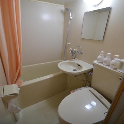 Double Room with Small Double Bed - Smoking - Photo 2