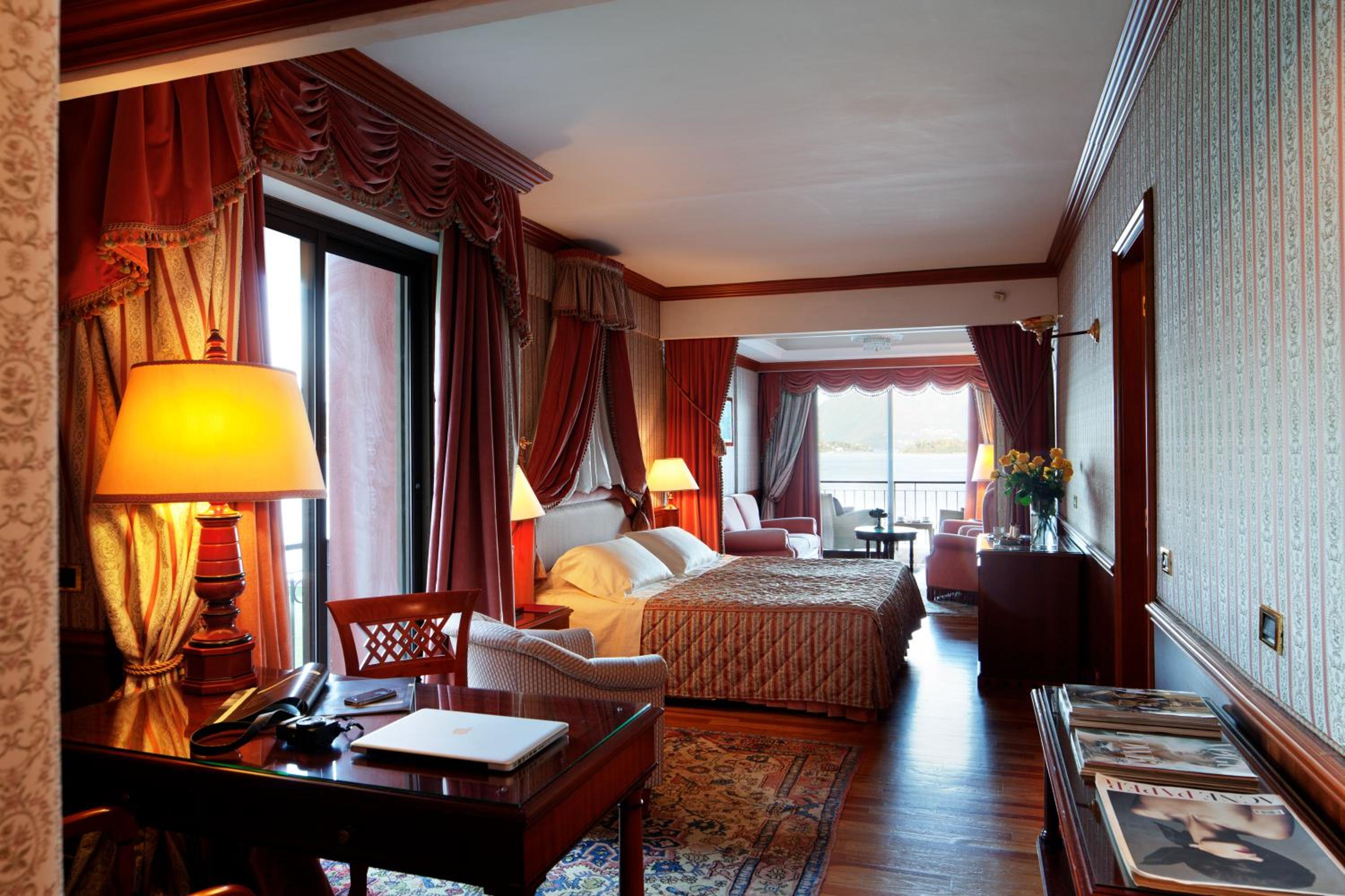 Junior Suite with Lake View - Photo 1