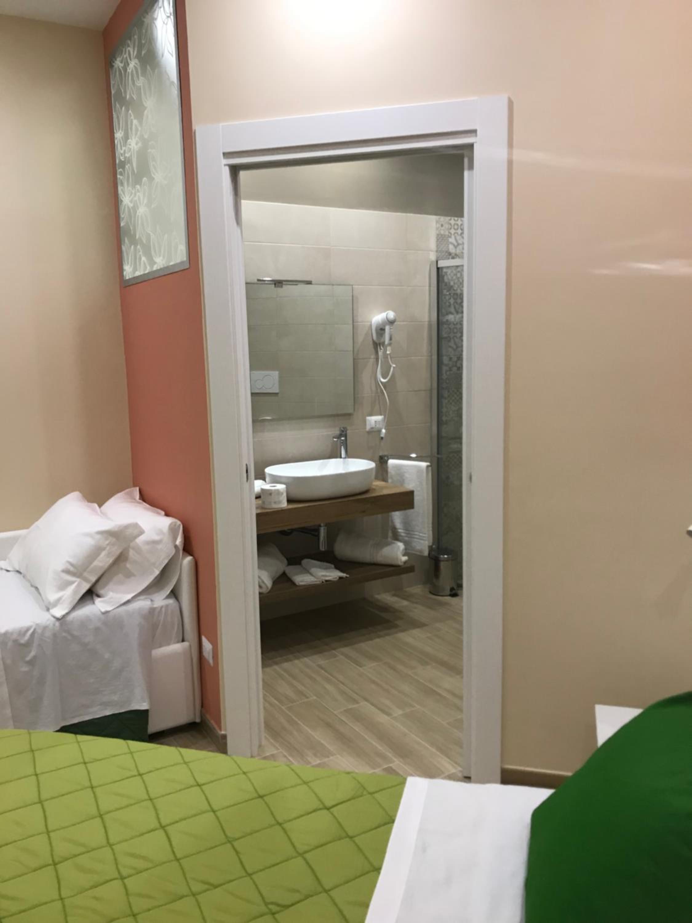 Comfort Triple Room with Shower - Photo 13