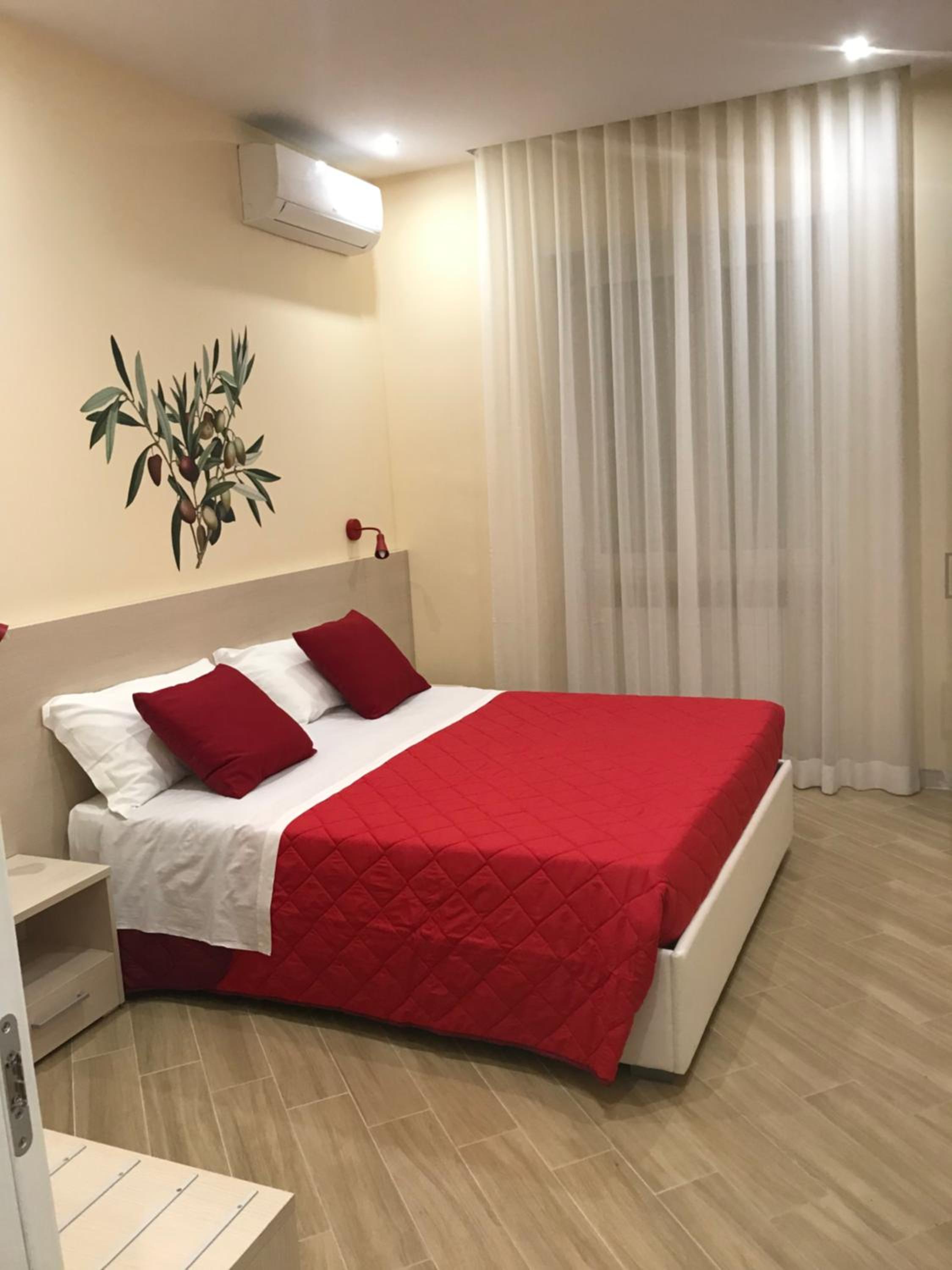 Deluxe Room - Photo 11