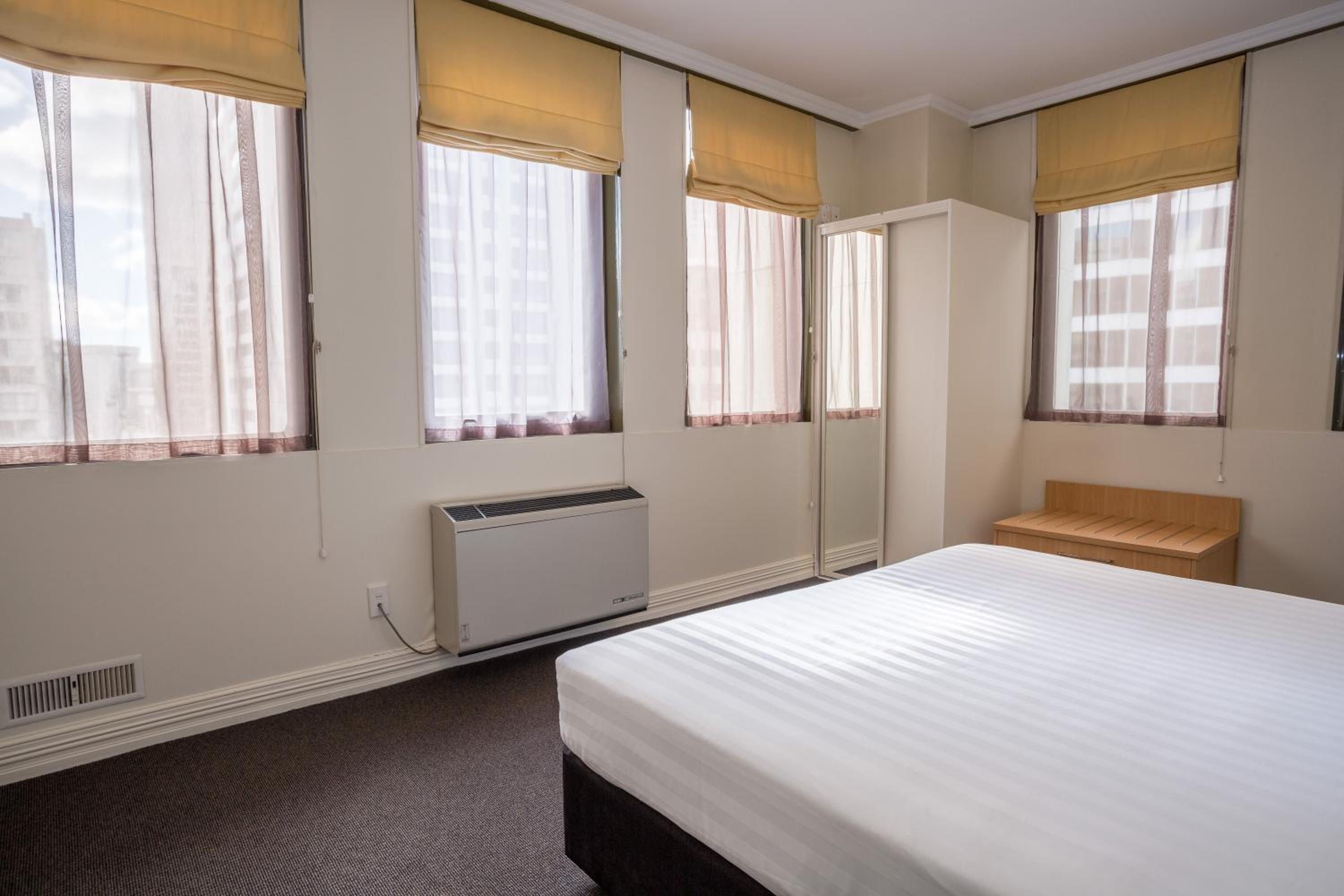 1 Bedroom Apartment - Photo 3