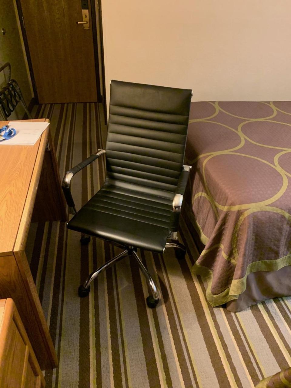 Queen Room - Non-Smoking - Photo 1