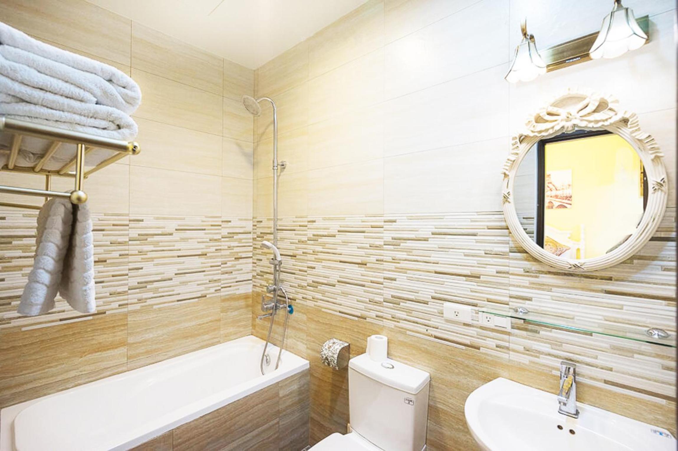 Elegant Double Room with Balcony photo 3