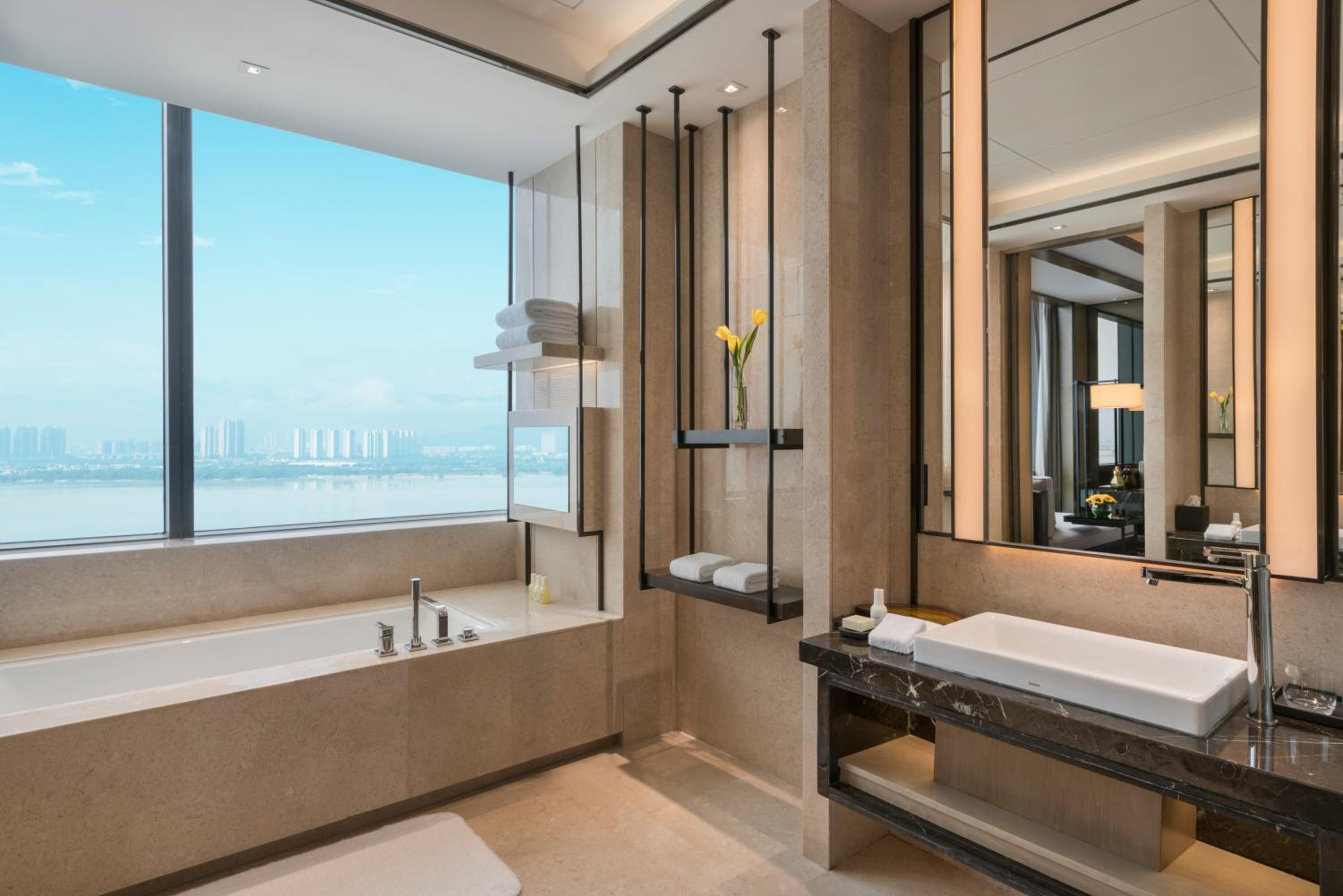 King Suite photo 3