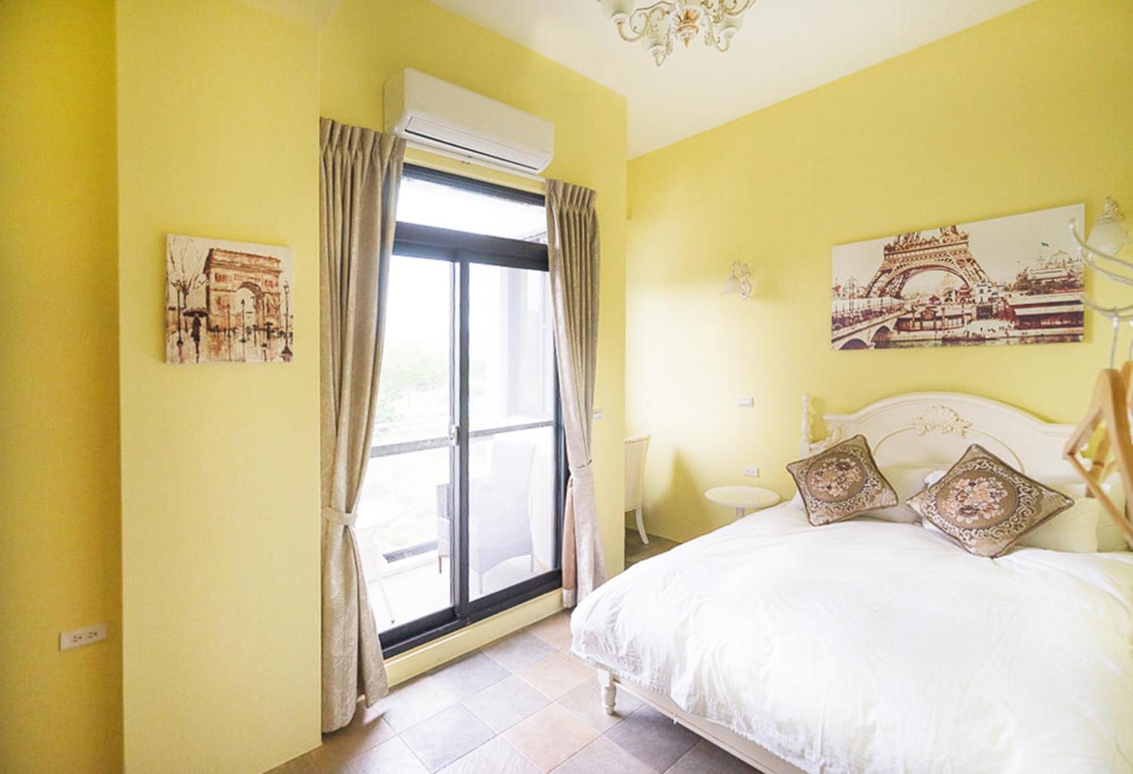 Elegant Double Room with Balcony photo 1