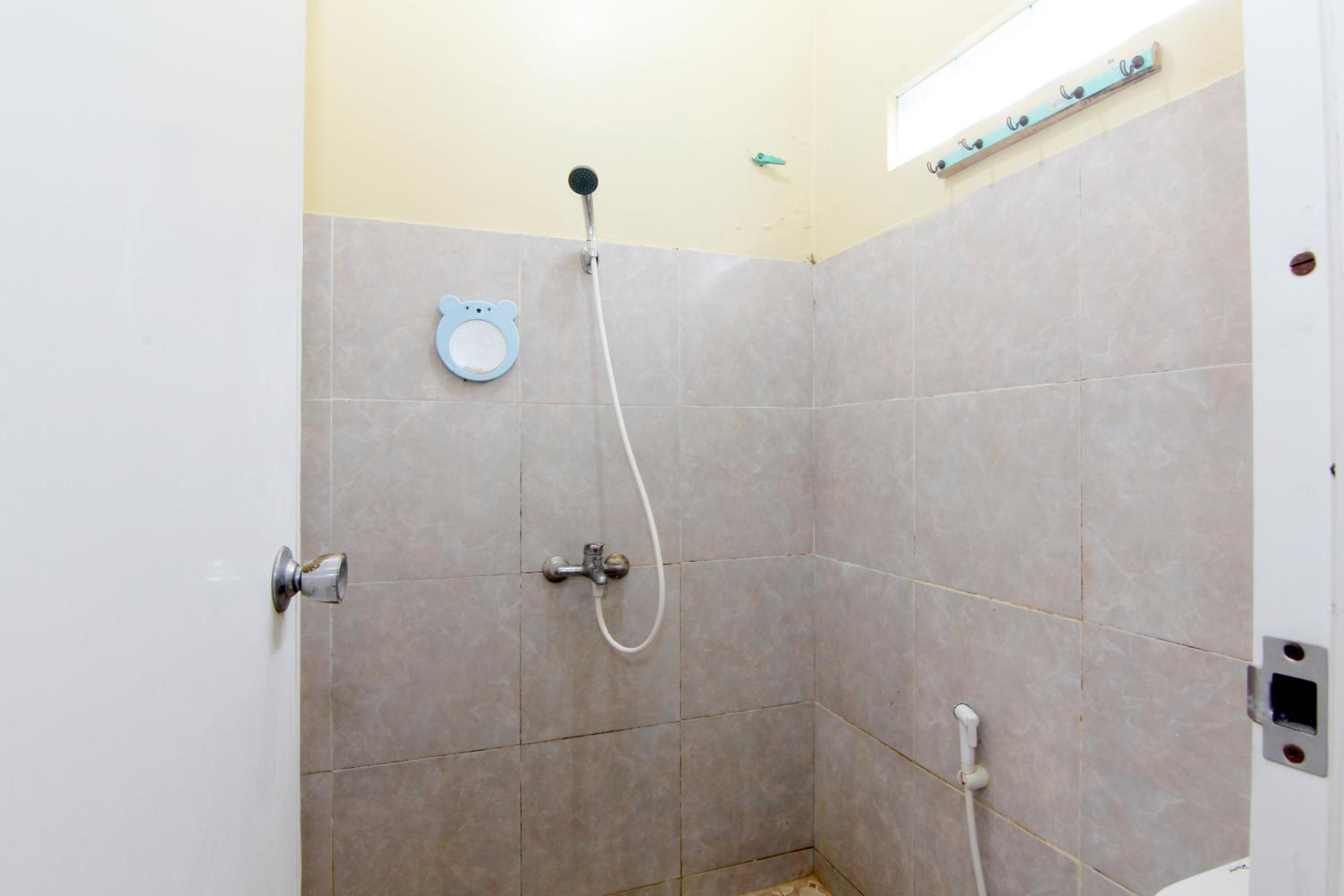 Standard Double Room - Photo 15