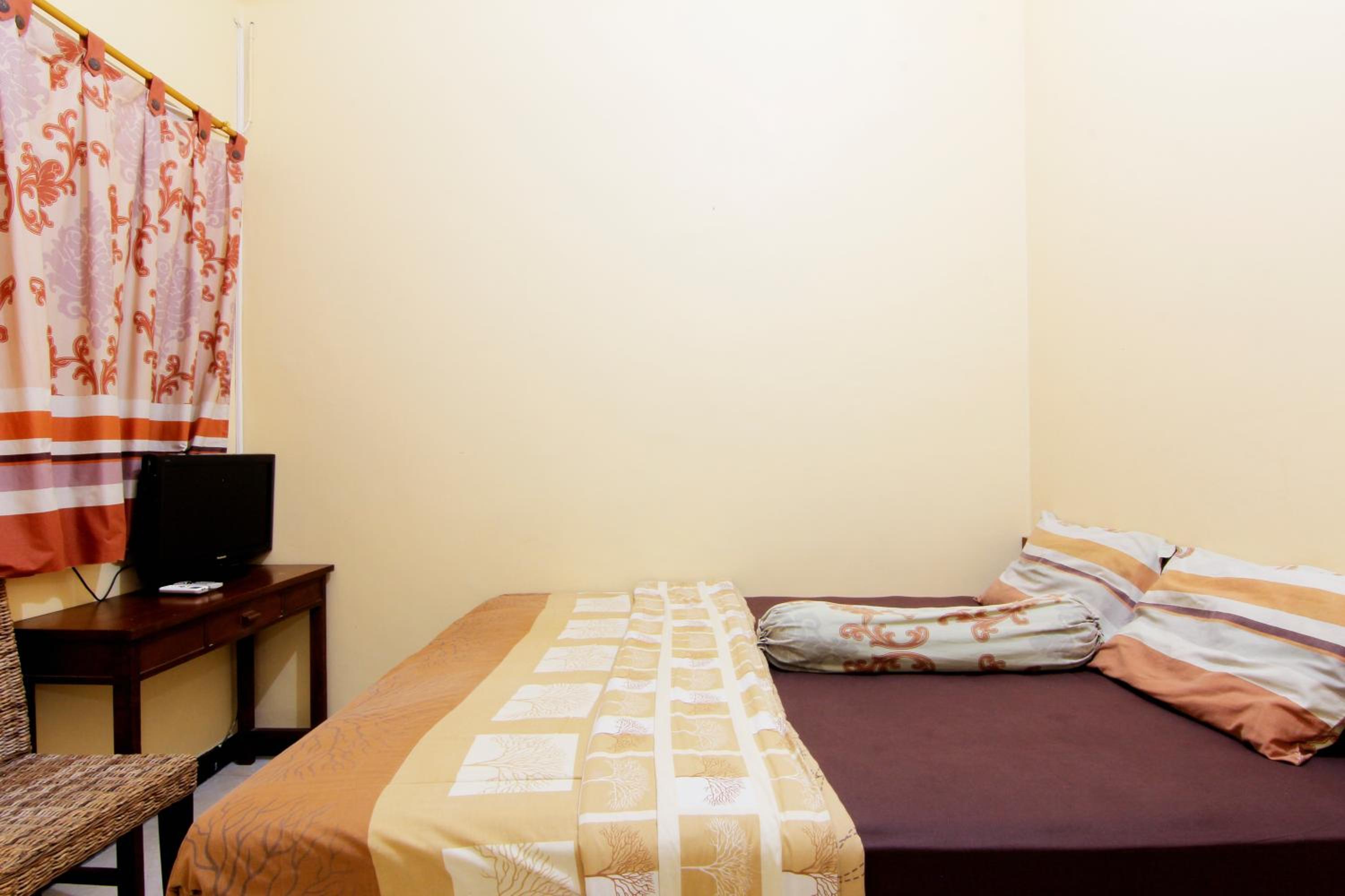Standard Double Room - Photo 16