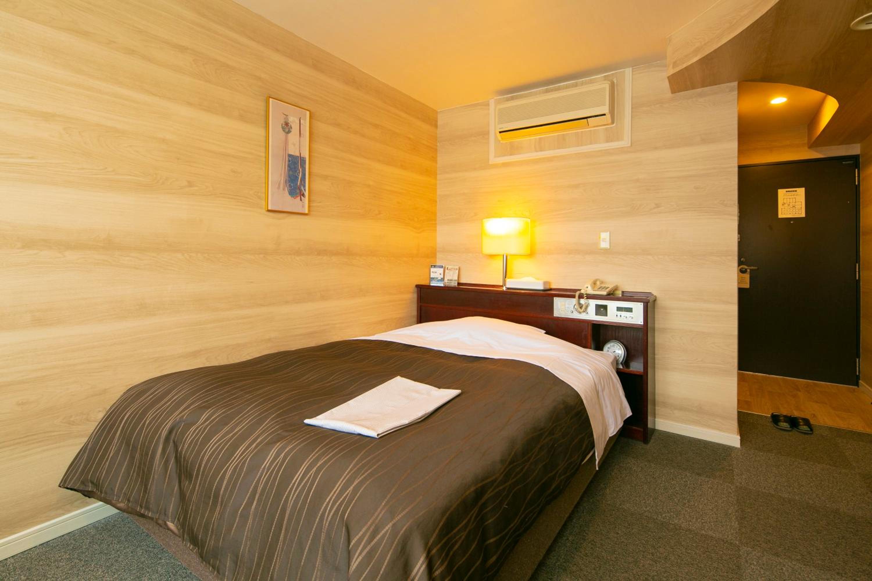 Queen Room with Balcony photo 3
