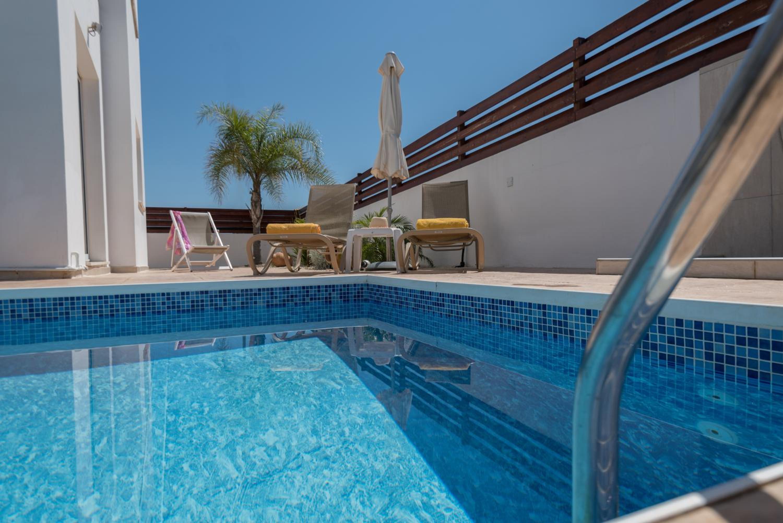 Three Bedroom Villa with Private Pool photo 2