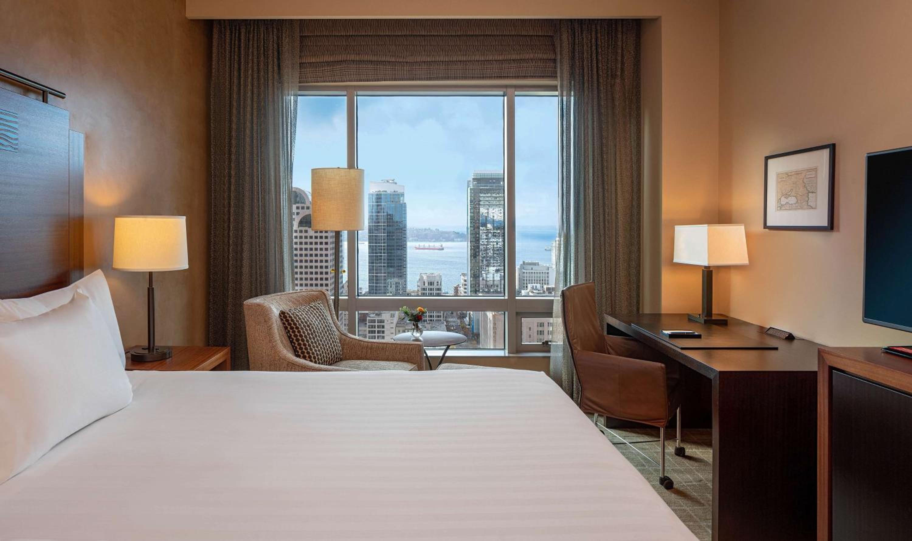 King Room with Bay View - Photo 2