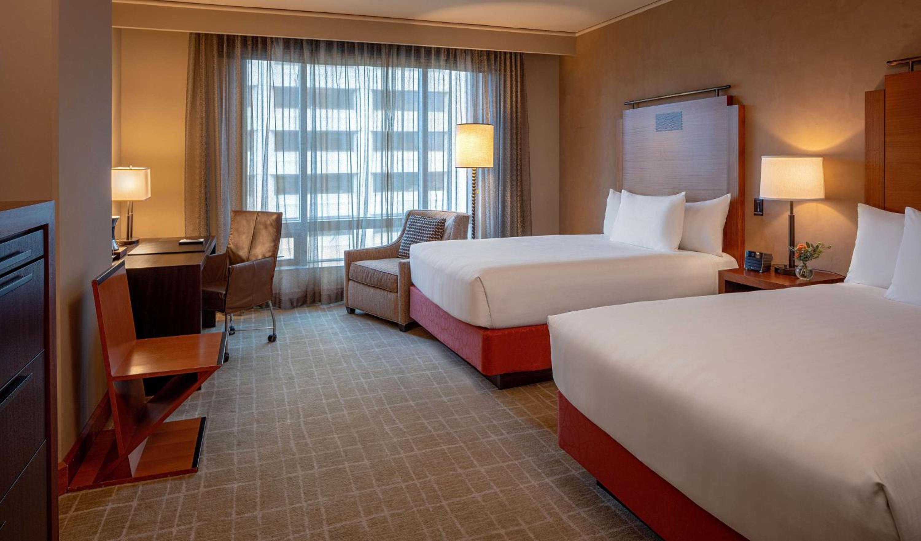 Double Room with Two Double Beds - Club Access - Photo 3