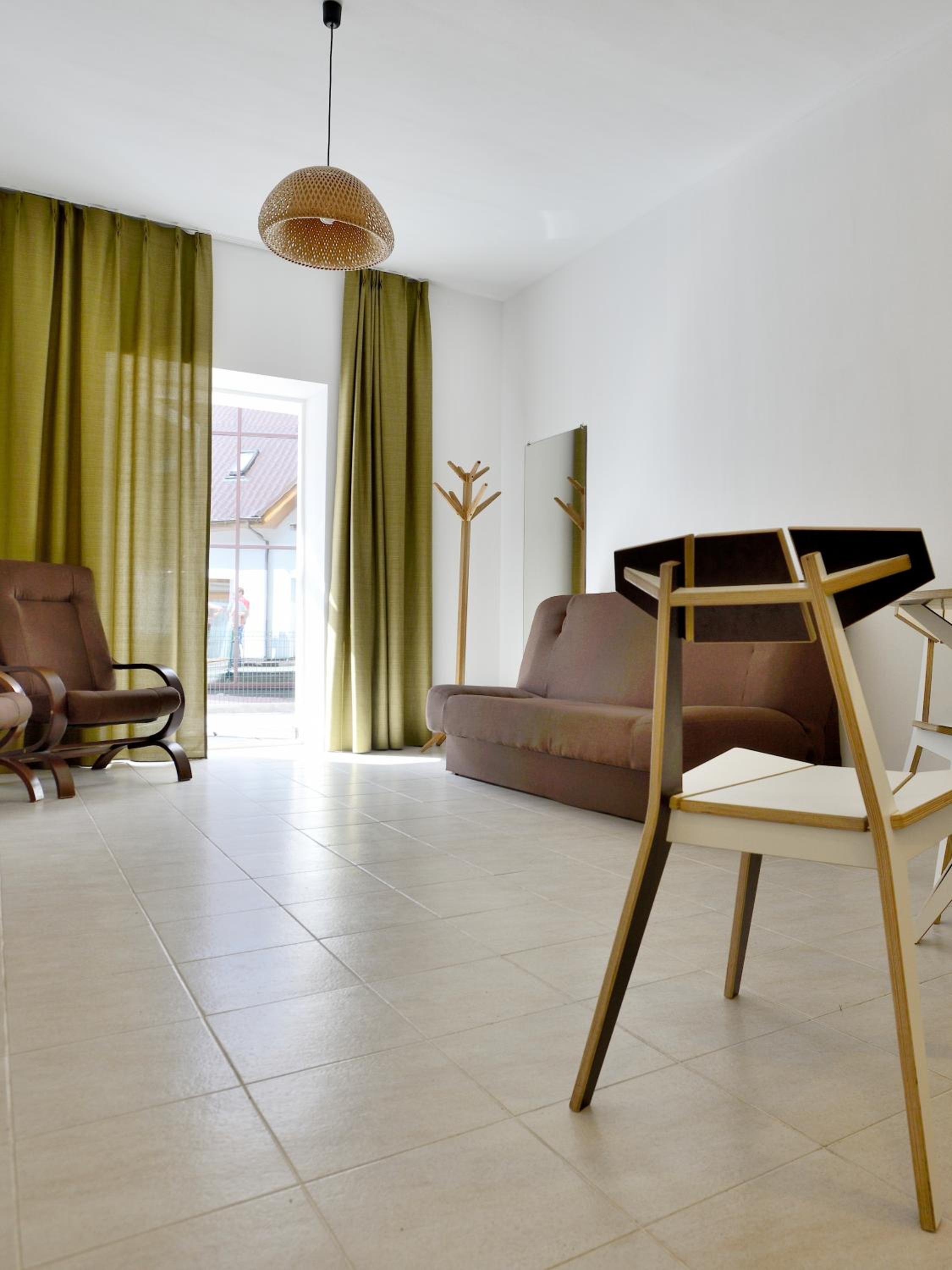 Family Room - Photo 6