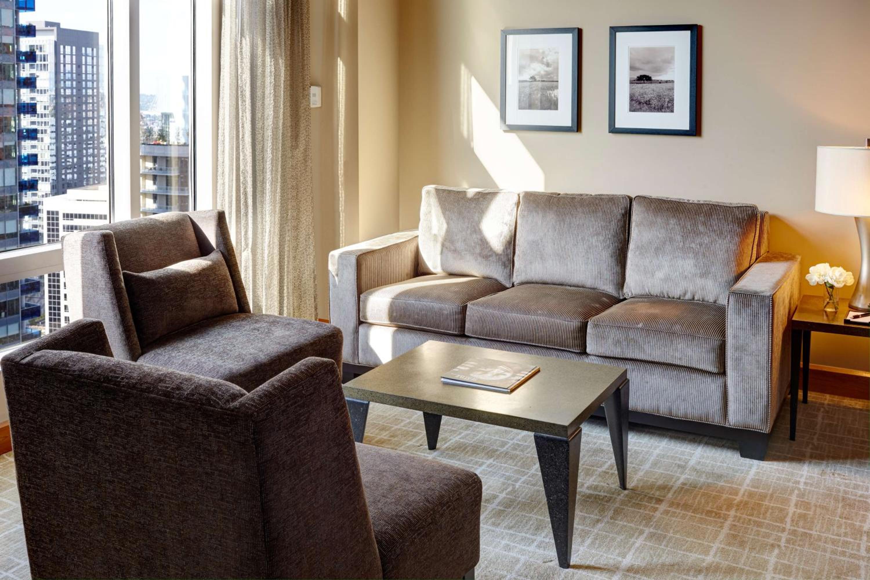 Suite - Photo 2