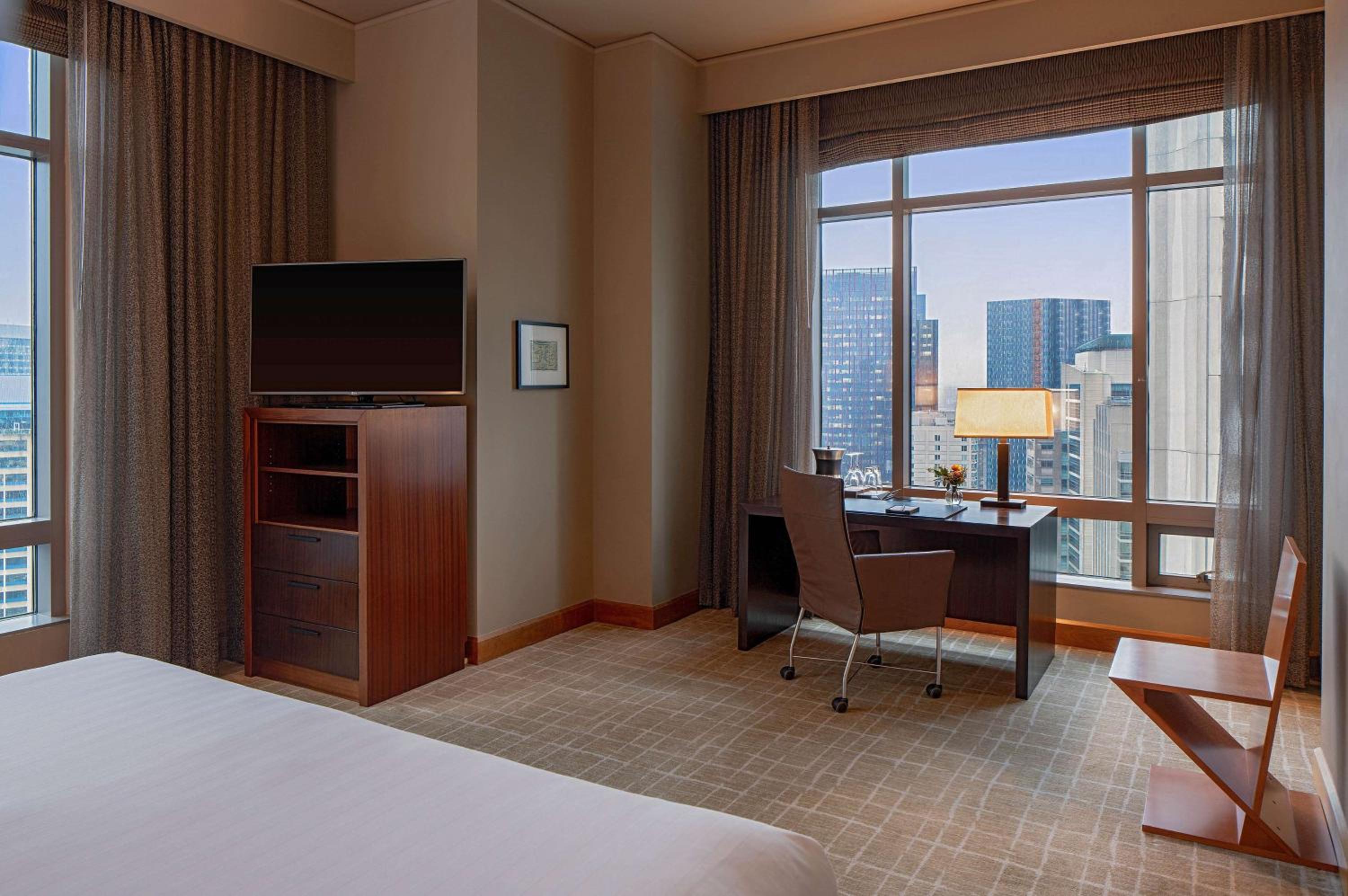 Suite - Photo 7