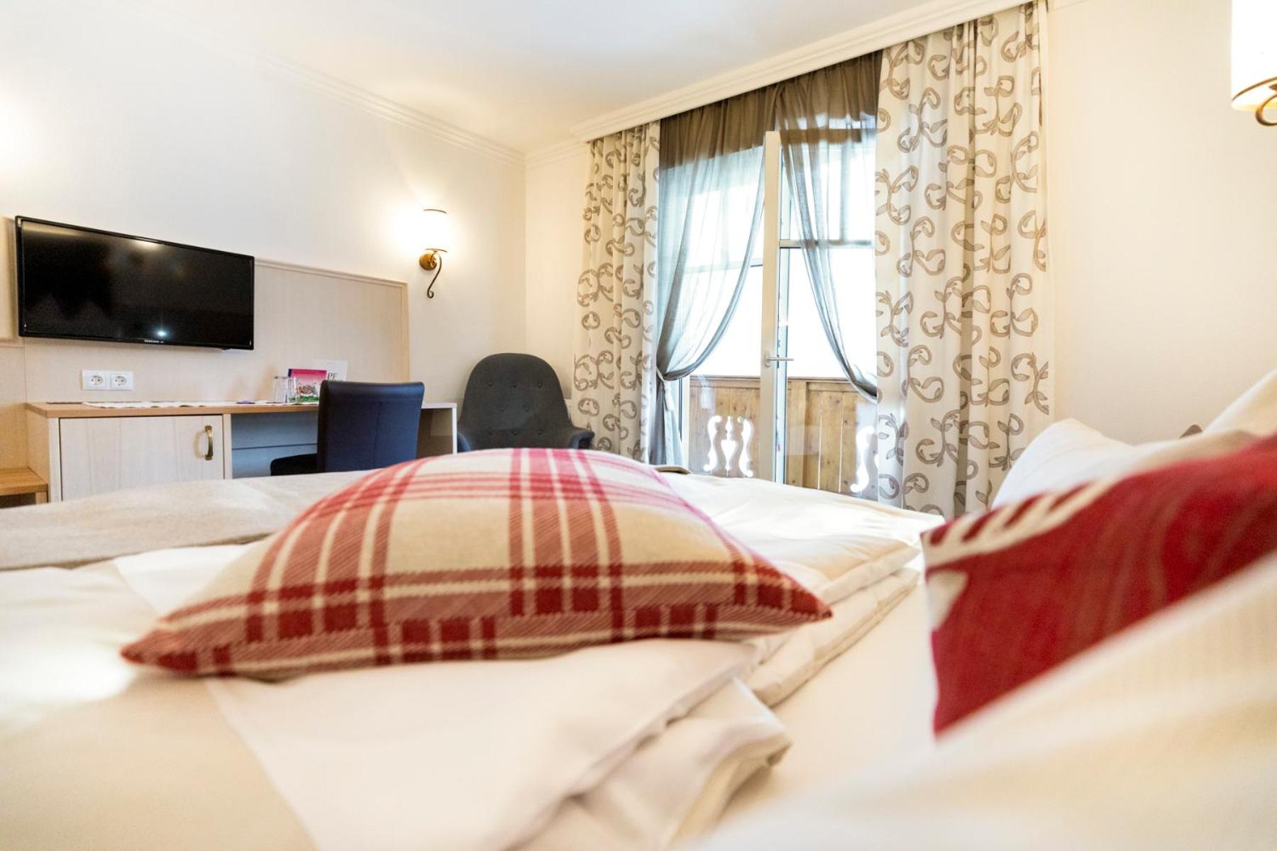 Double Room with Balcony - Photo 5