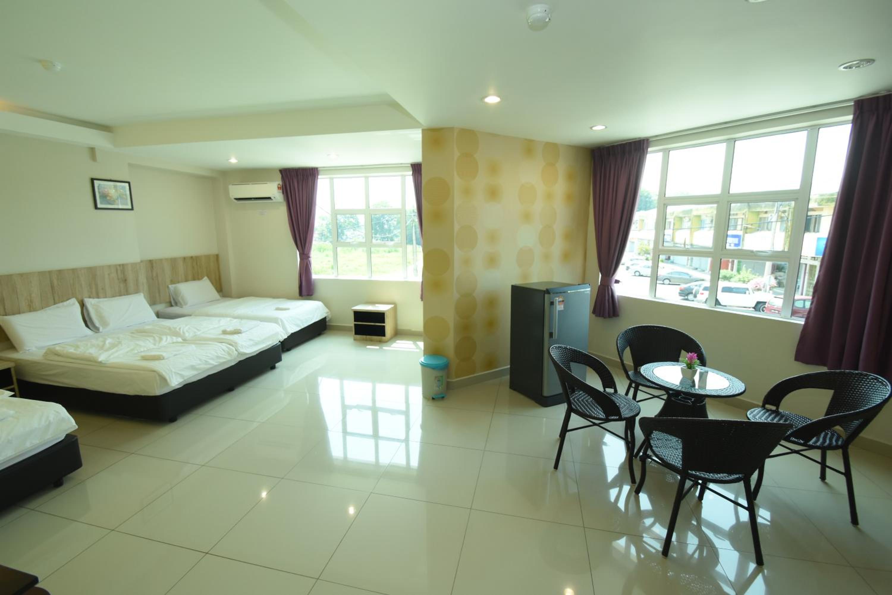 Deluxe Family Room