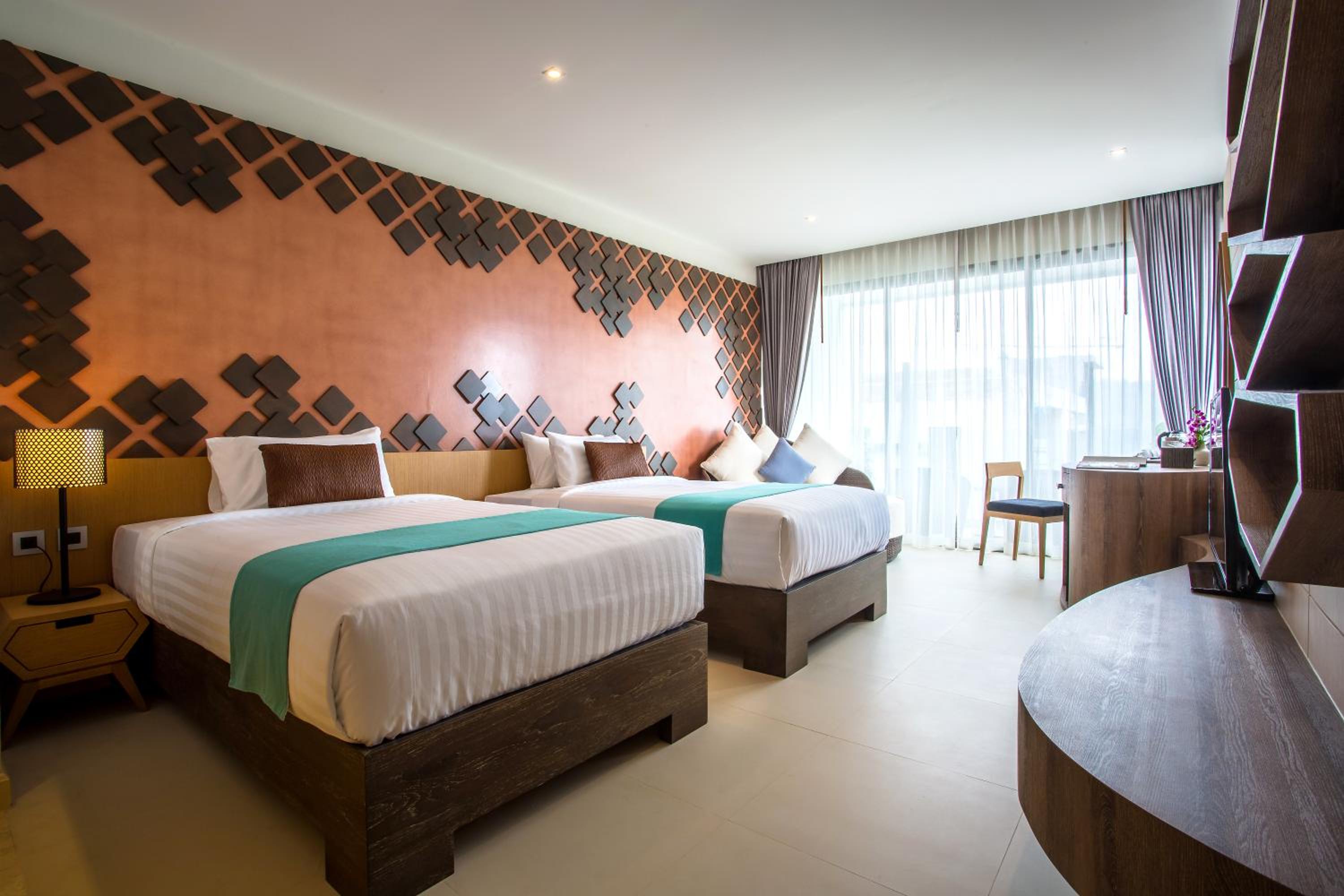 Deluxe partial seaview - Photo 10