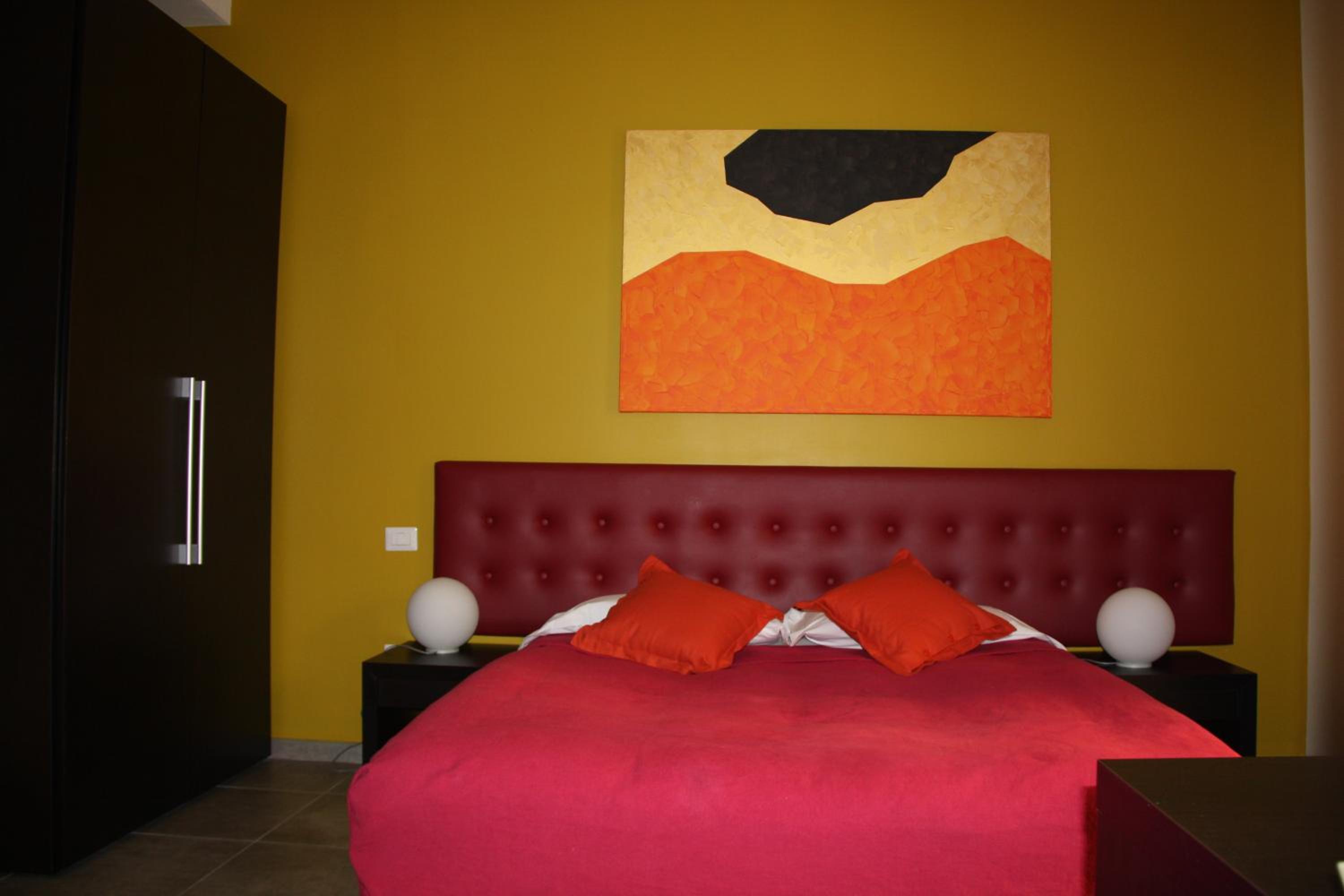 Queen Room with Spa Bath - Photo 1