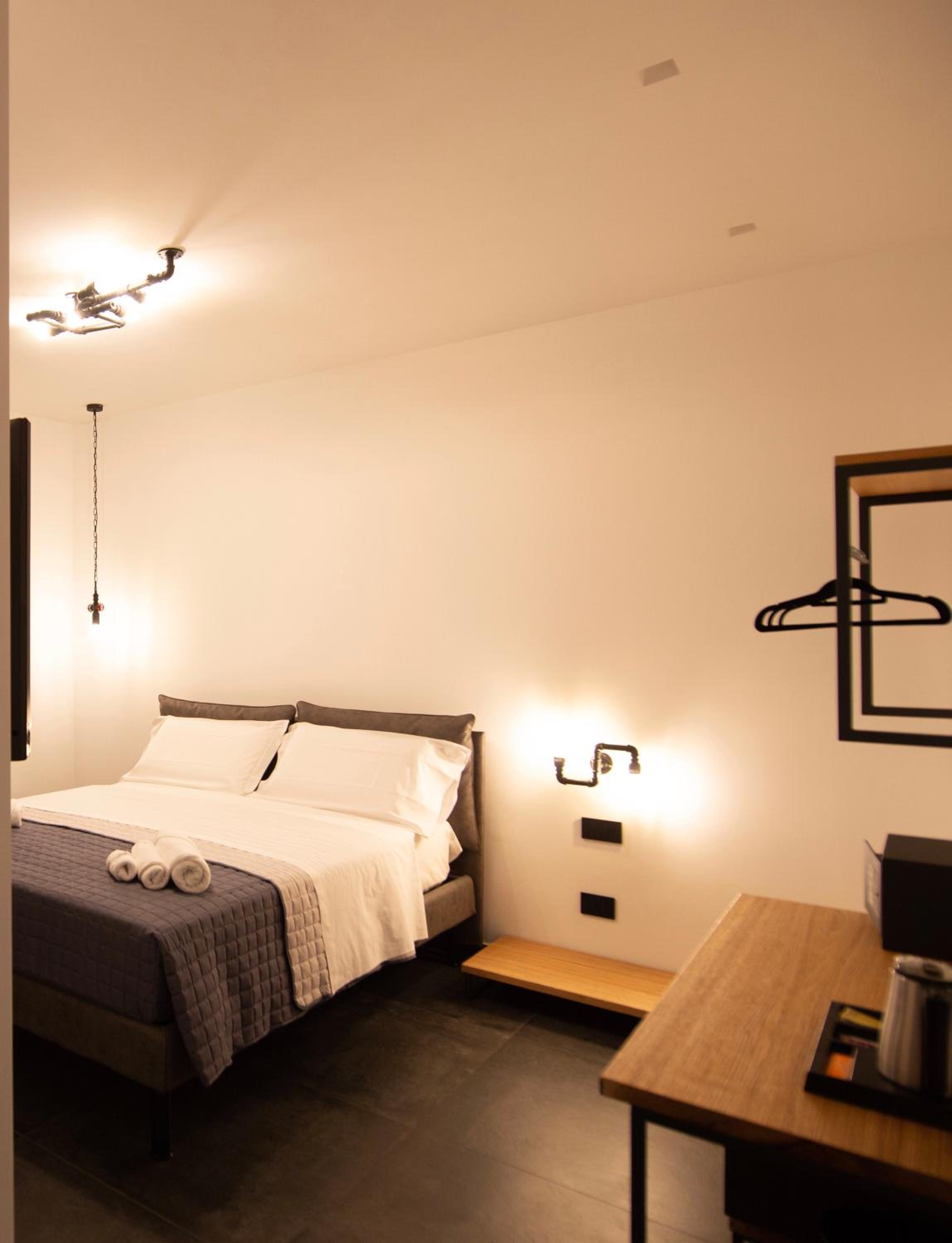 Deluxe Double Room with Shower