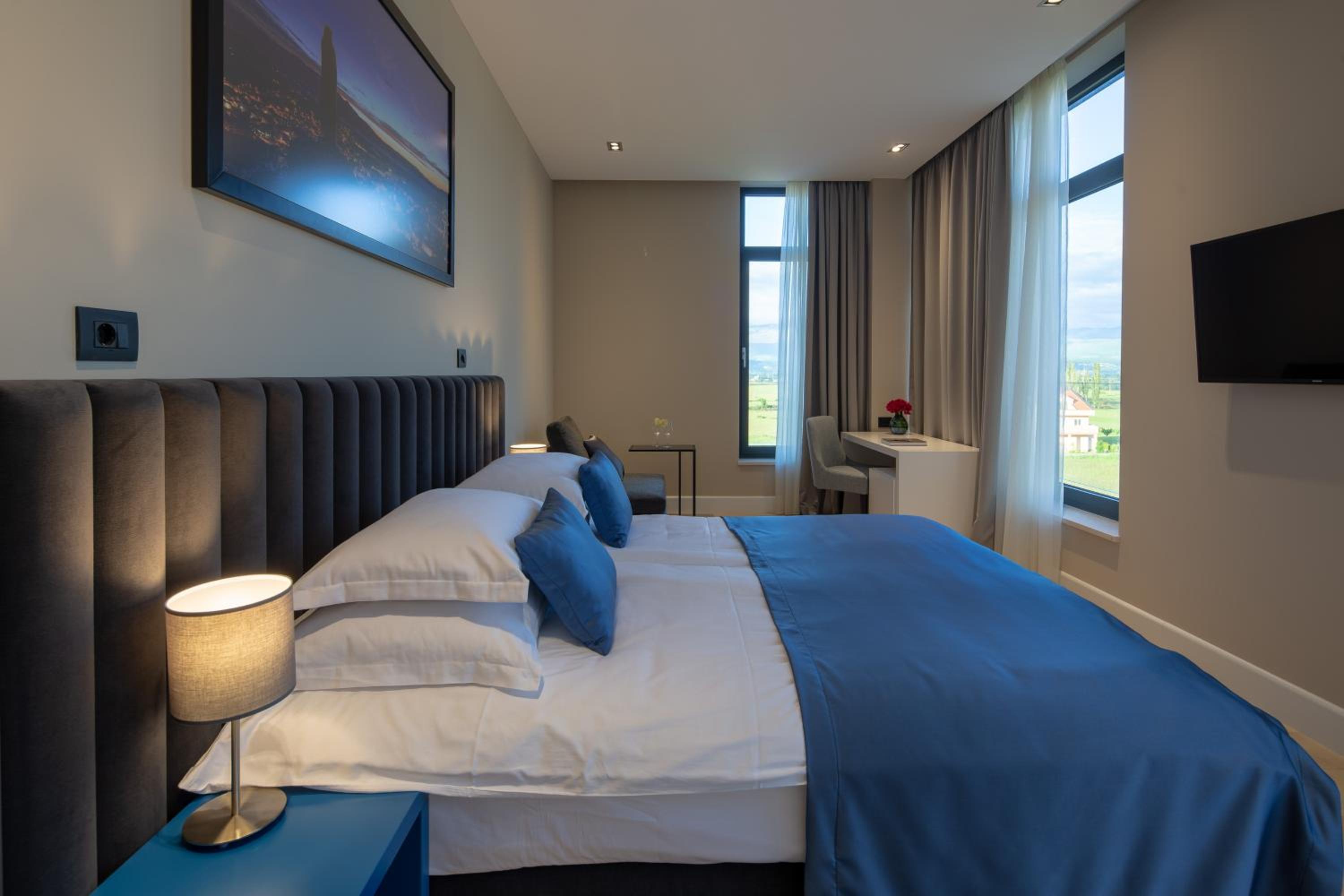 Double or Twin Room - Photo 5