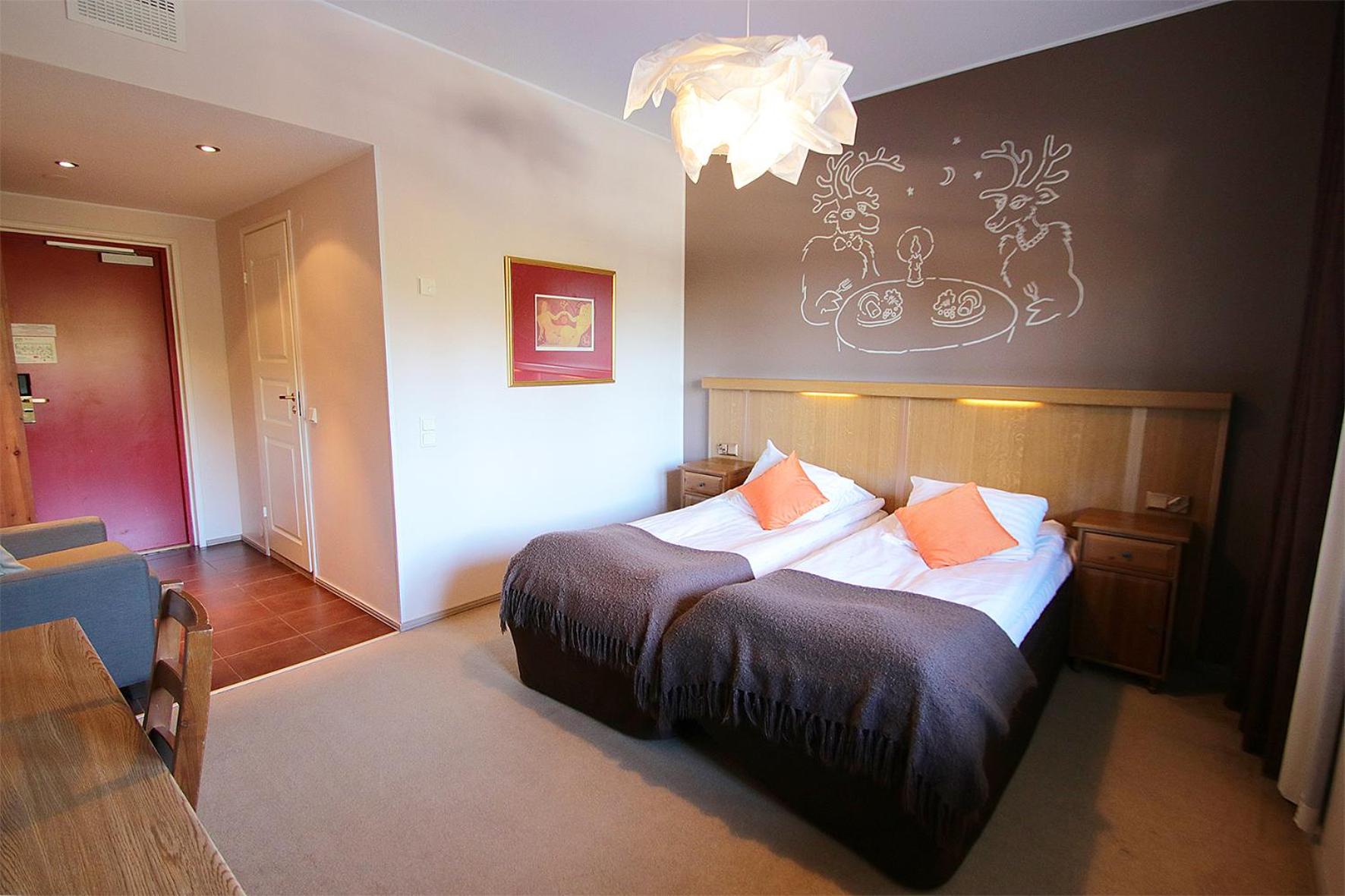 Standard Twin Room with Bath - Photo 1
