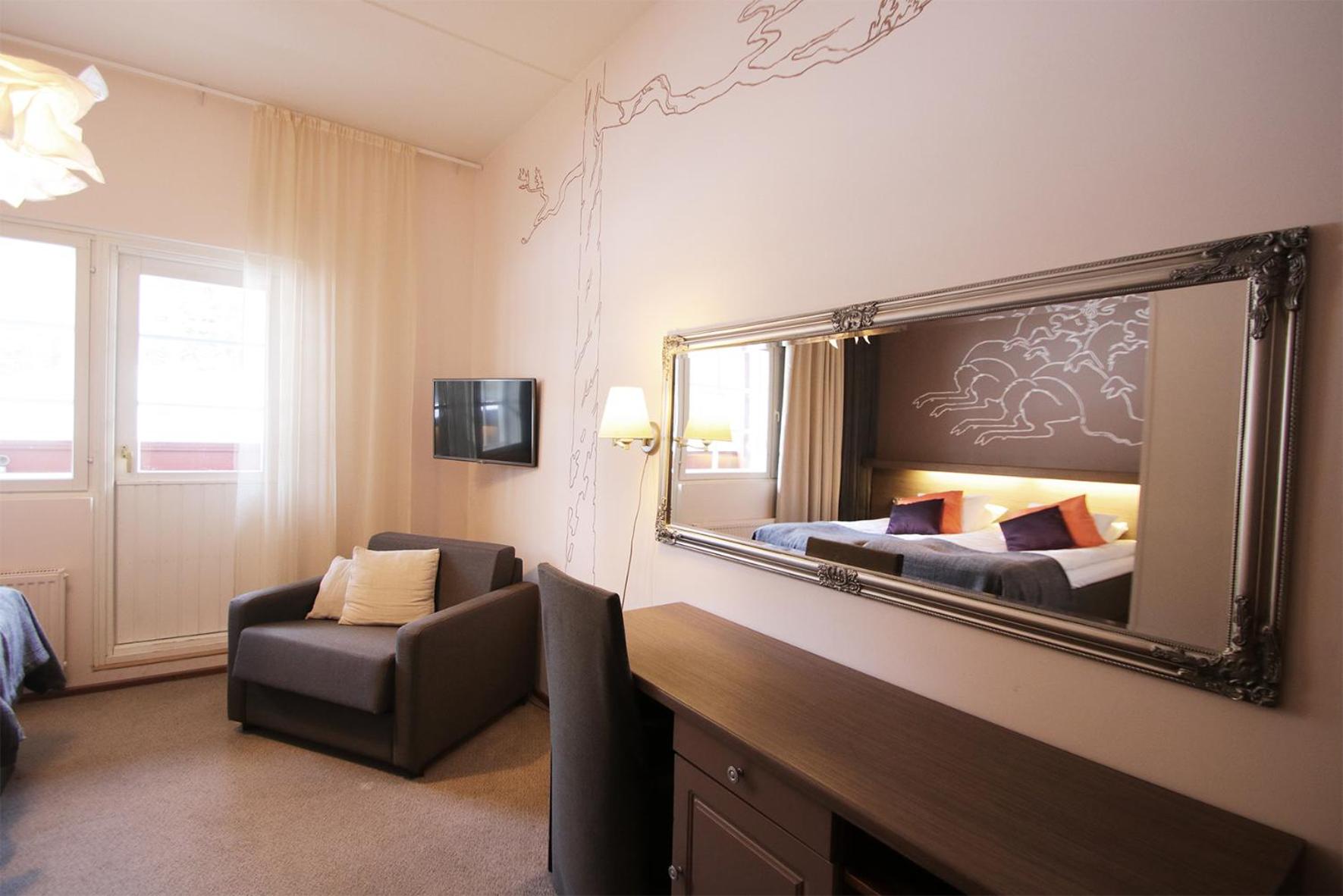 Standard Twin Room with Bath - Photo 4