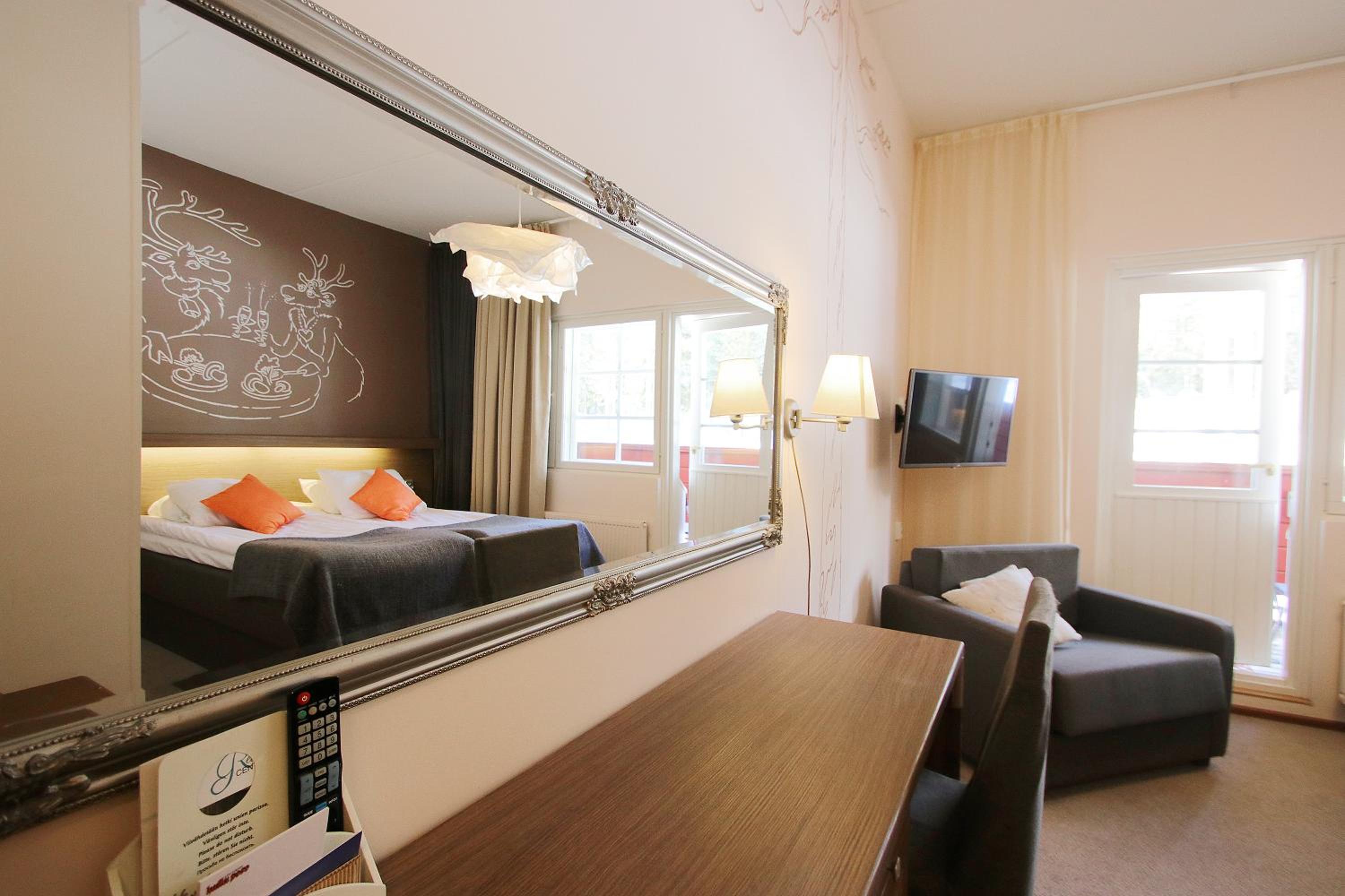 Standard Twin Room with Bath - Photo 7