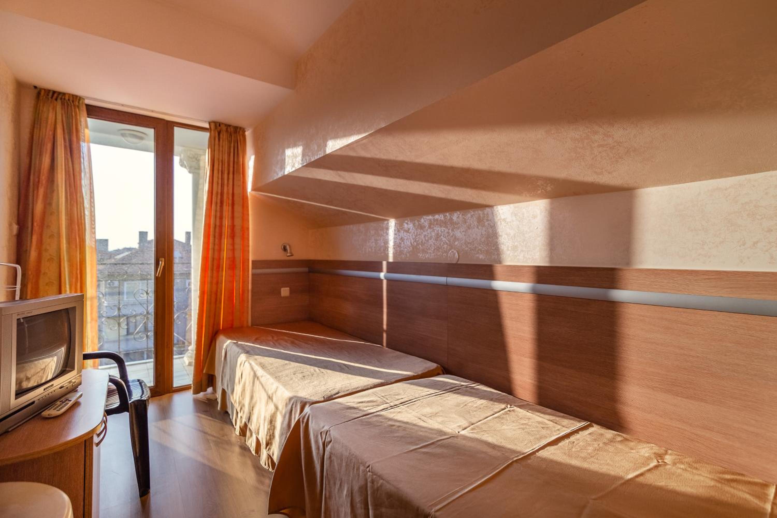 One-Bedroom Apartment (4 Adults) photo 1