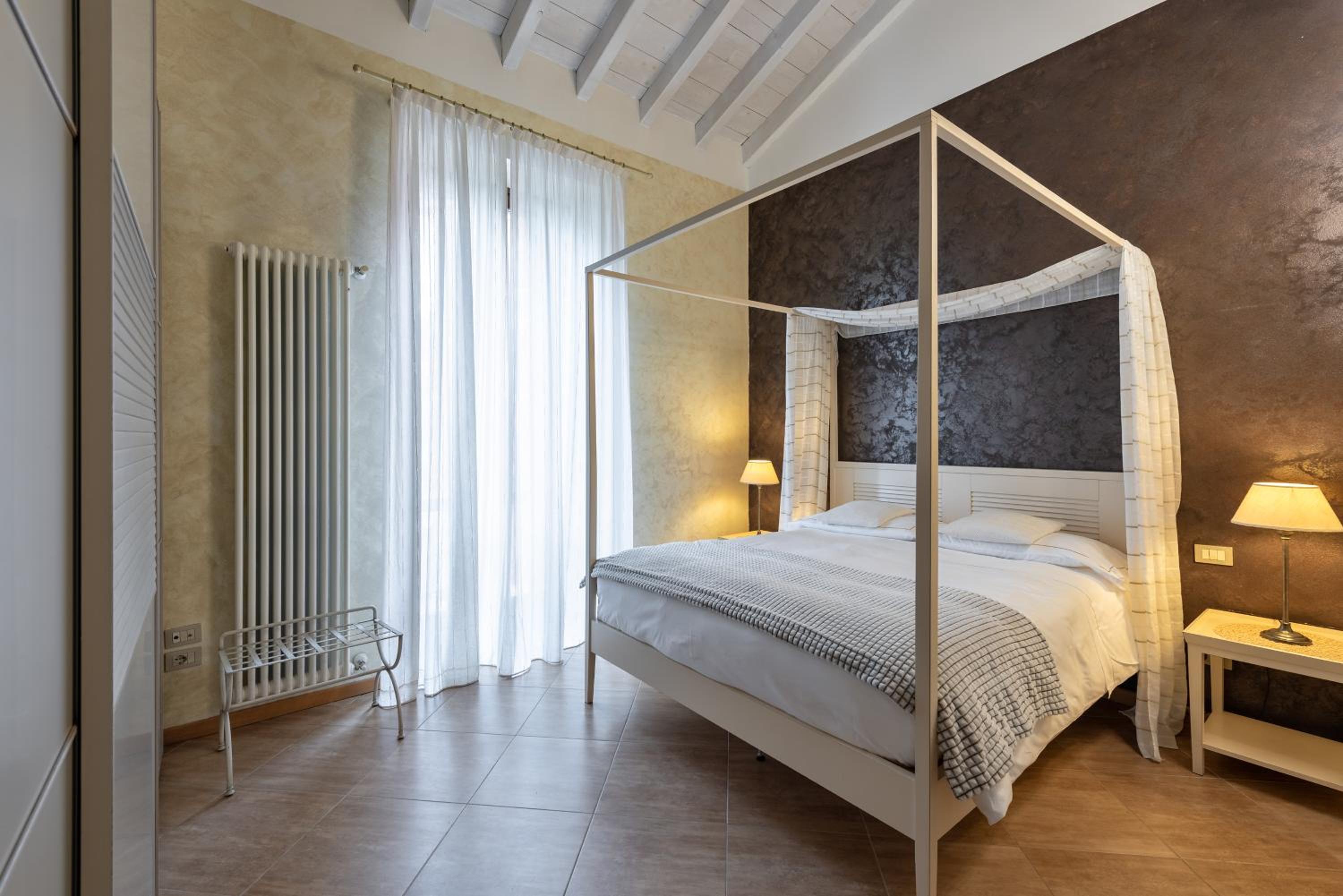 Deluxe Apartment - Separate Building - Photo 11
