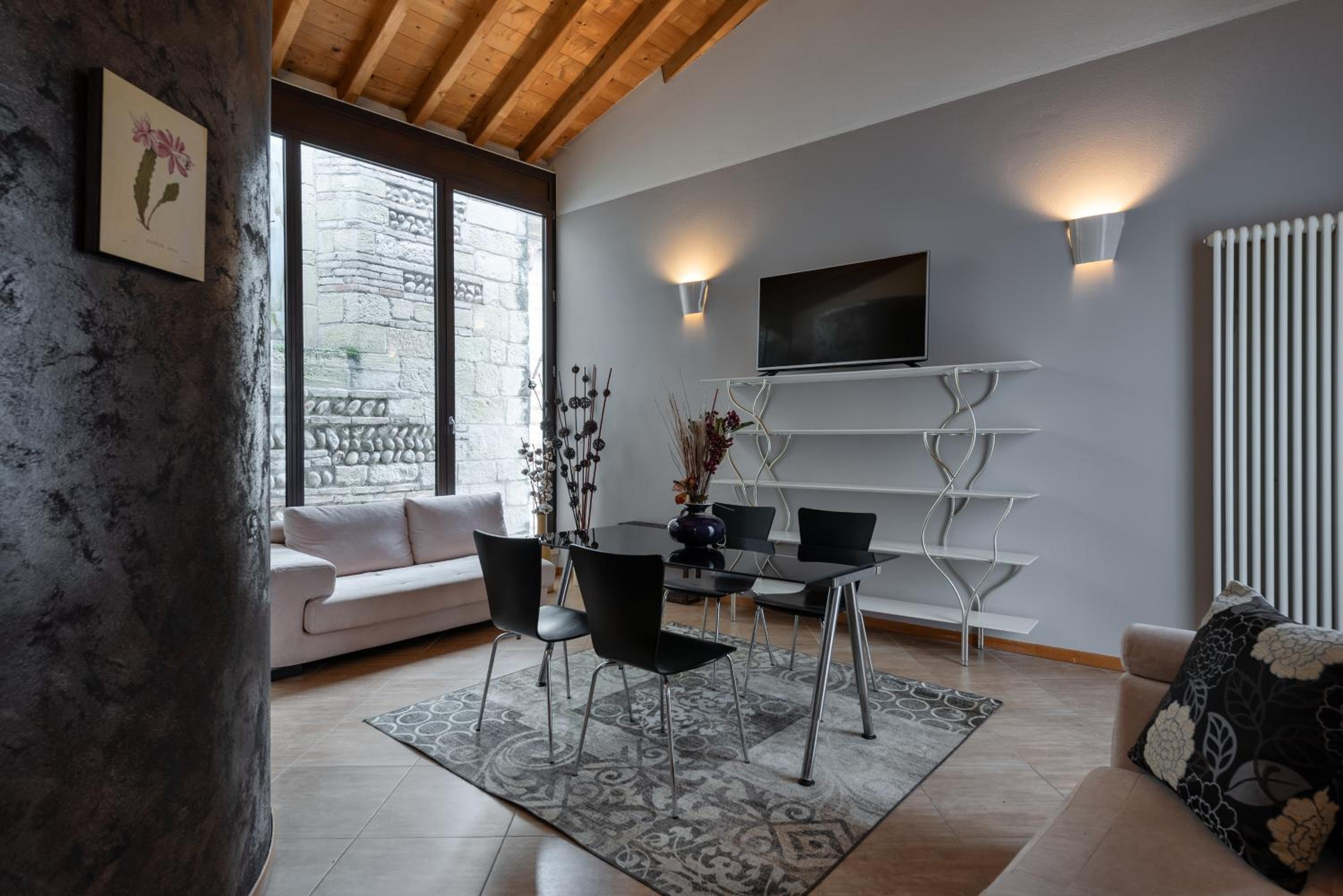 Deluxe Apartment - Separate Building - Photo 6