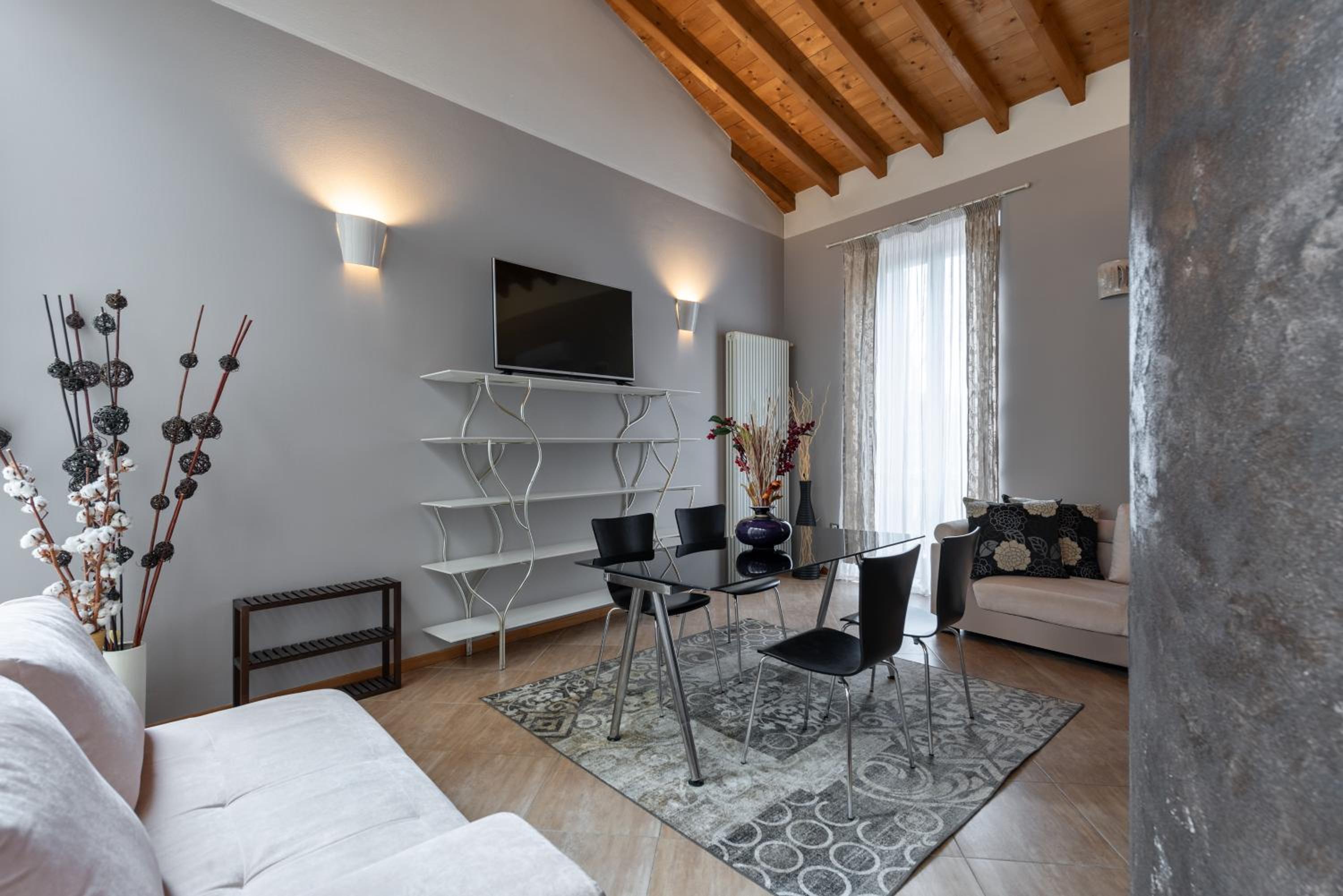 Deluxe Apartment - Separate Building - Photo 7