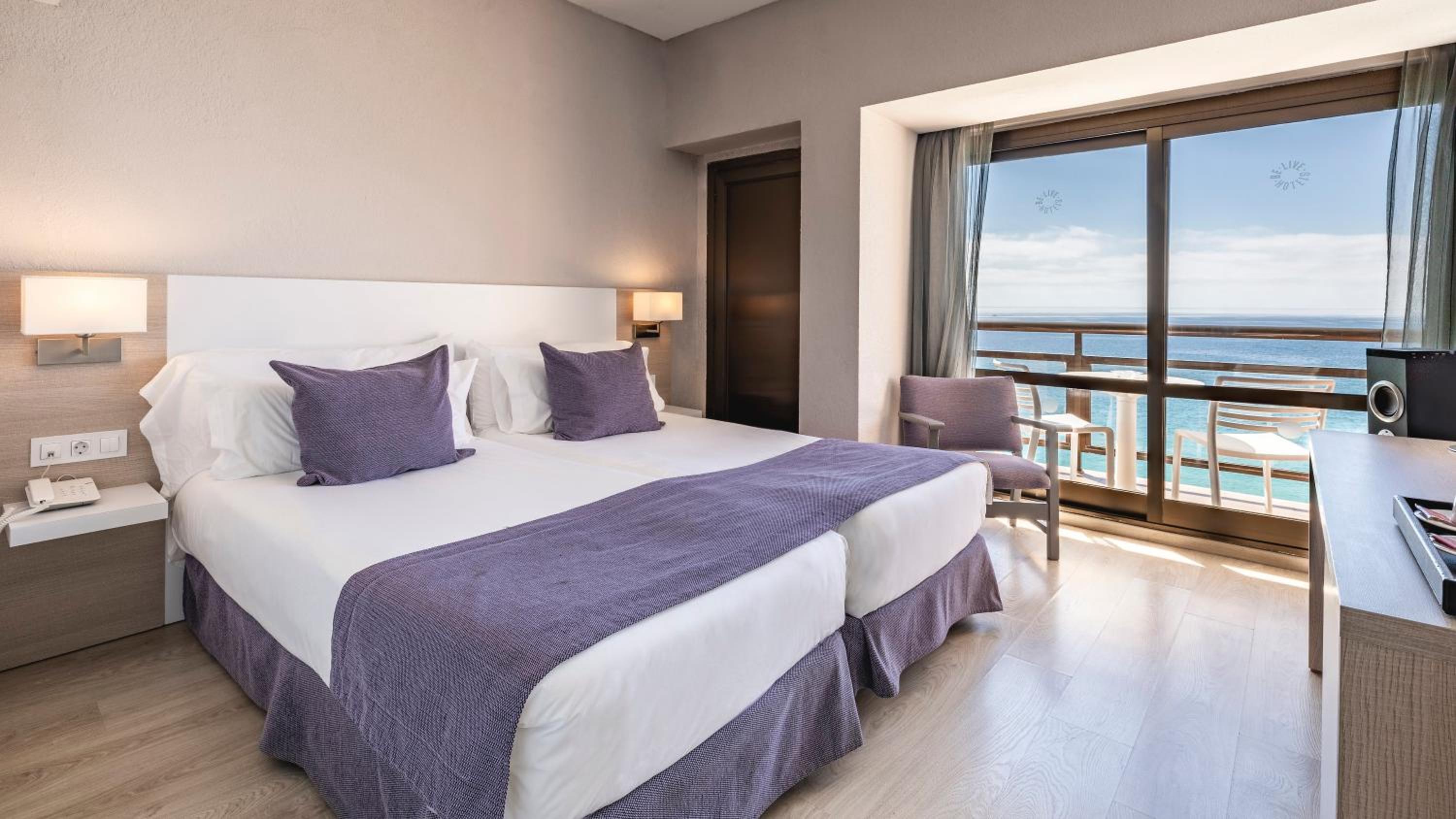 Superior Double Or Twin Room With Sea View - Photo 5