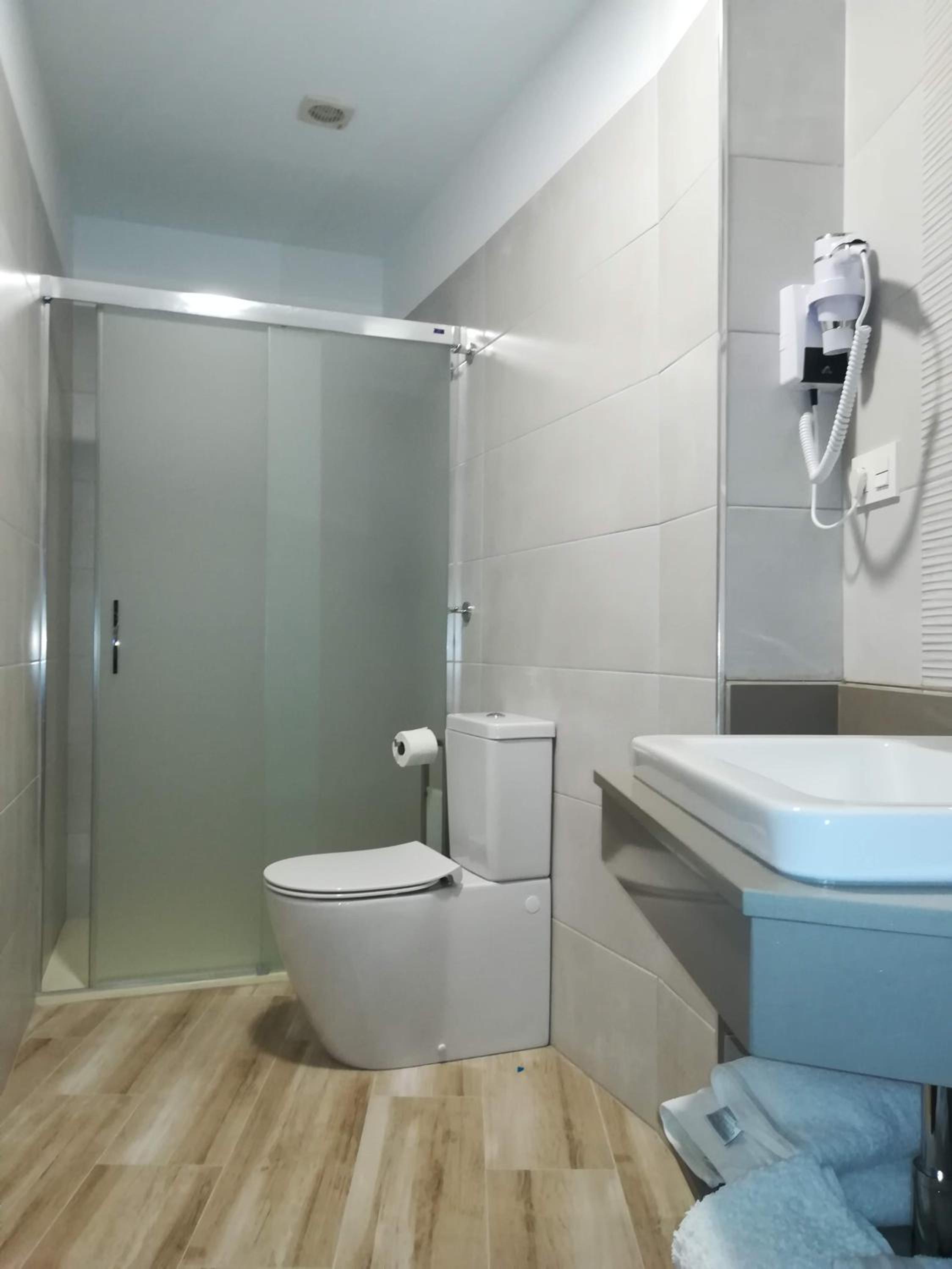 Double or Twin Room photo 3