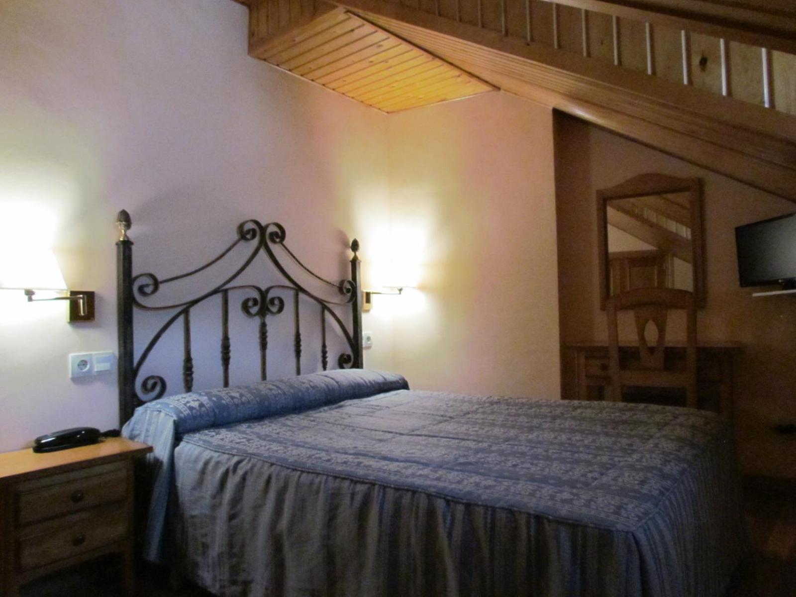 Double Room - Attic - Photo 6