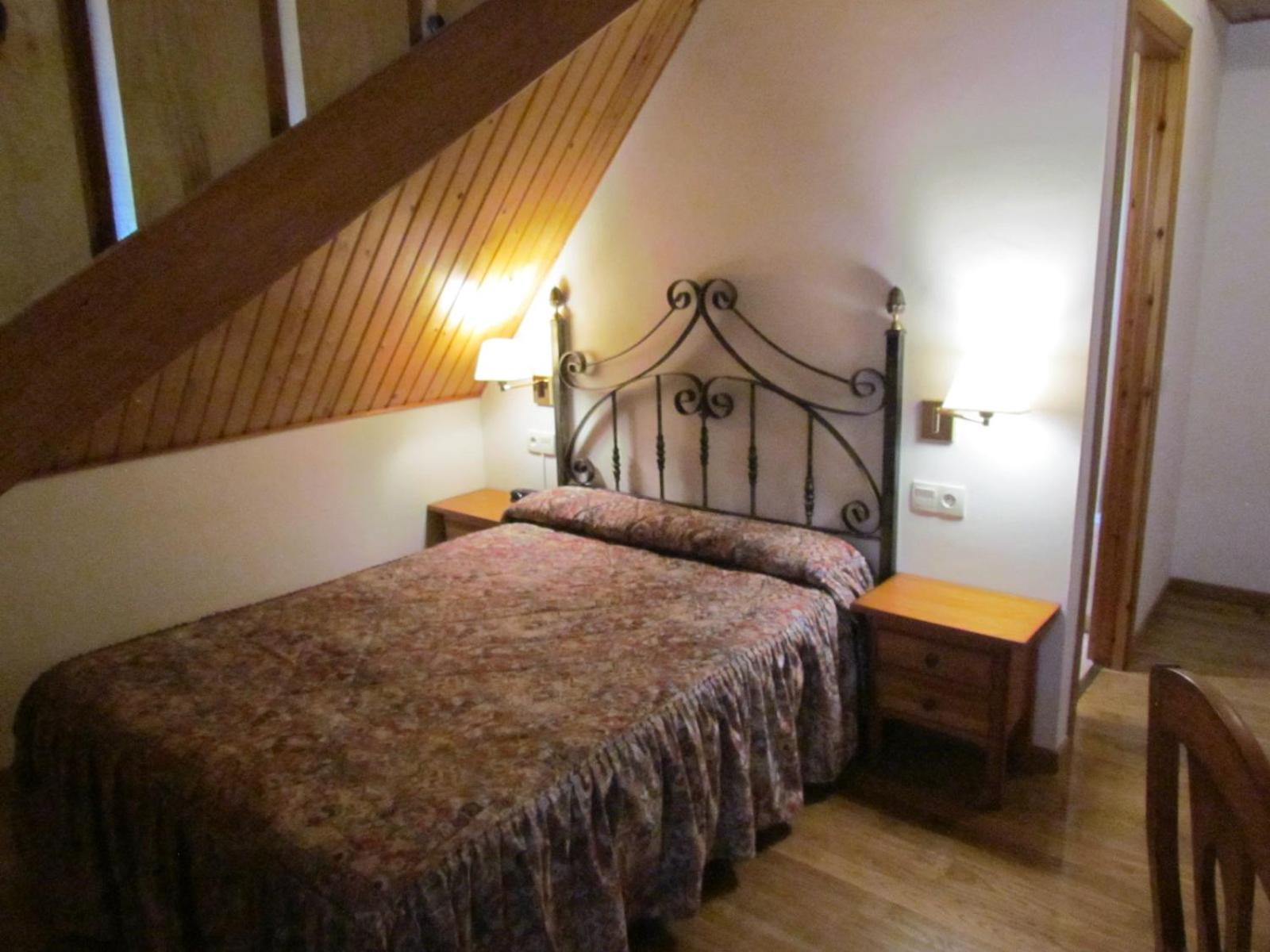 Double Room - Attic - Photo 7
