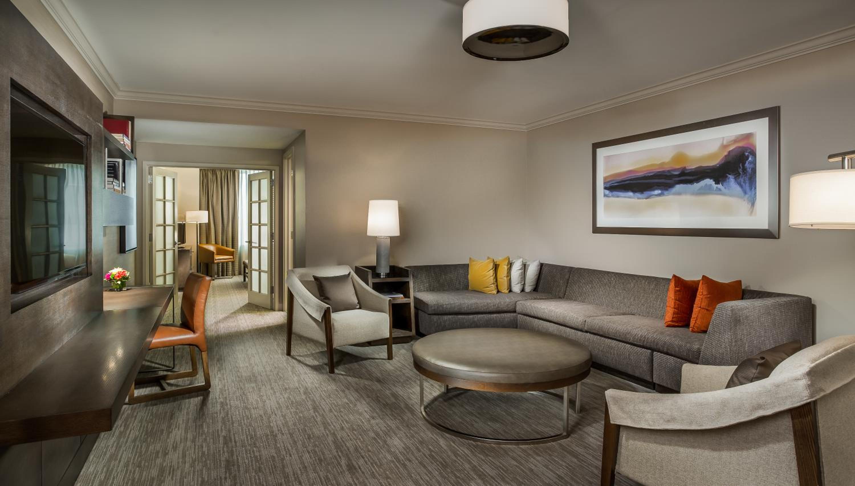 Executive King Suite - Photo 1