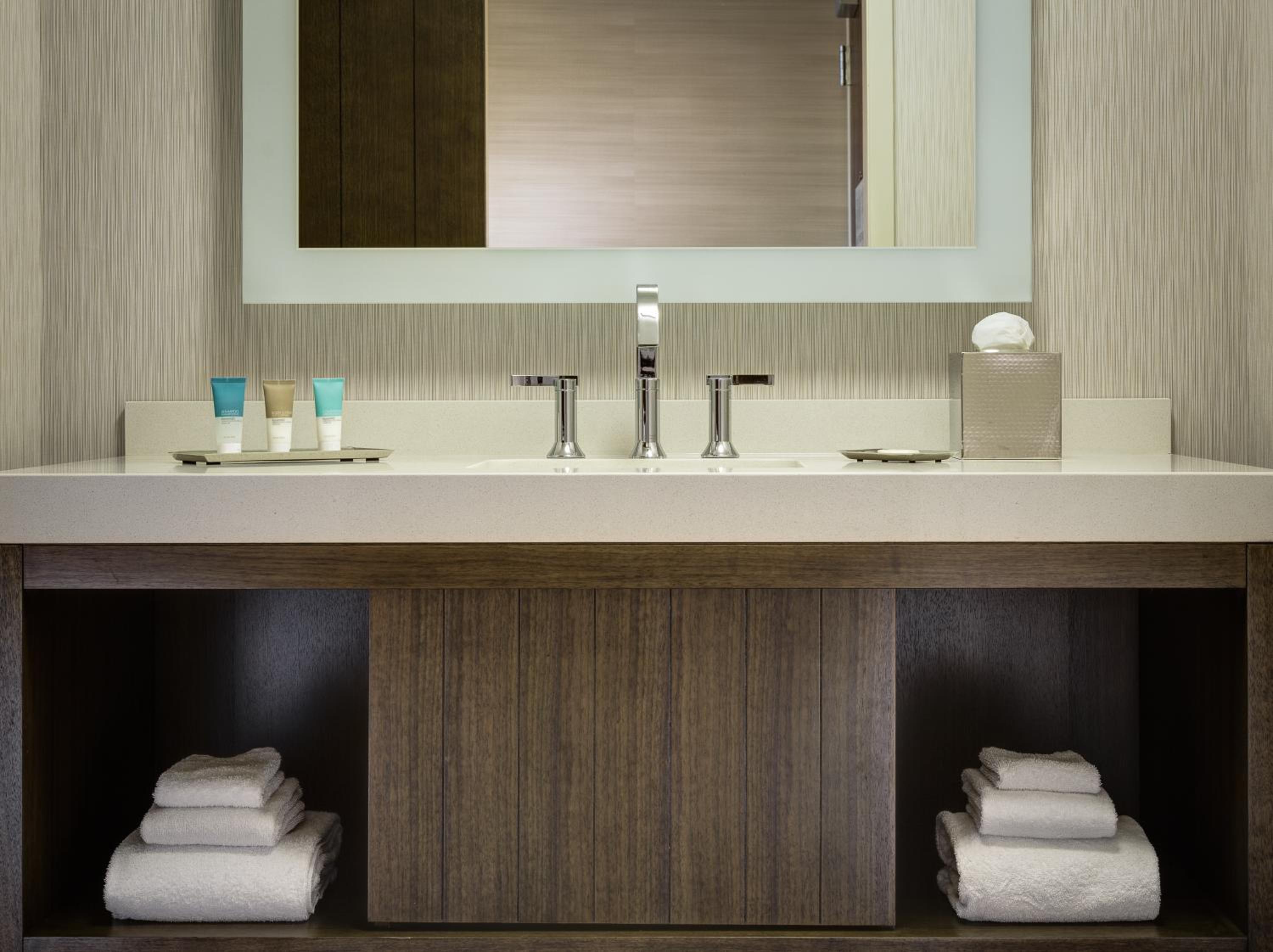 Executive King Suite - Photo 3