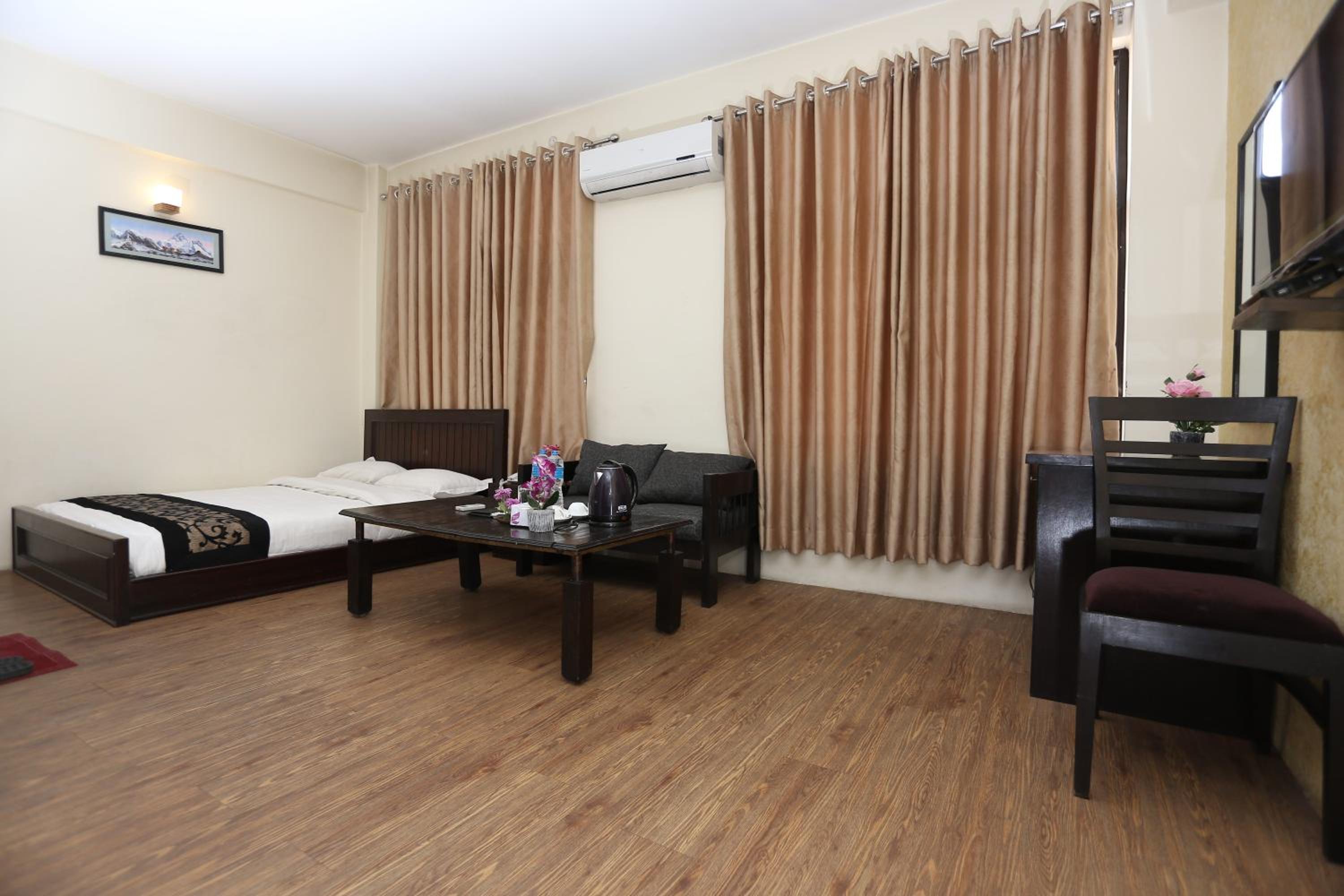 Queen Suite