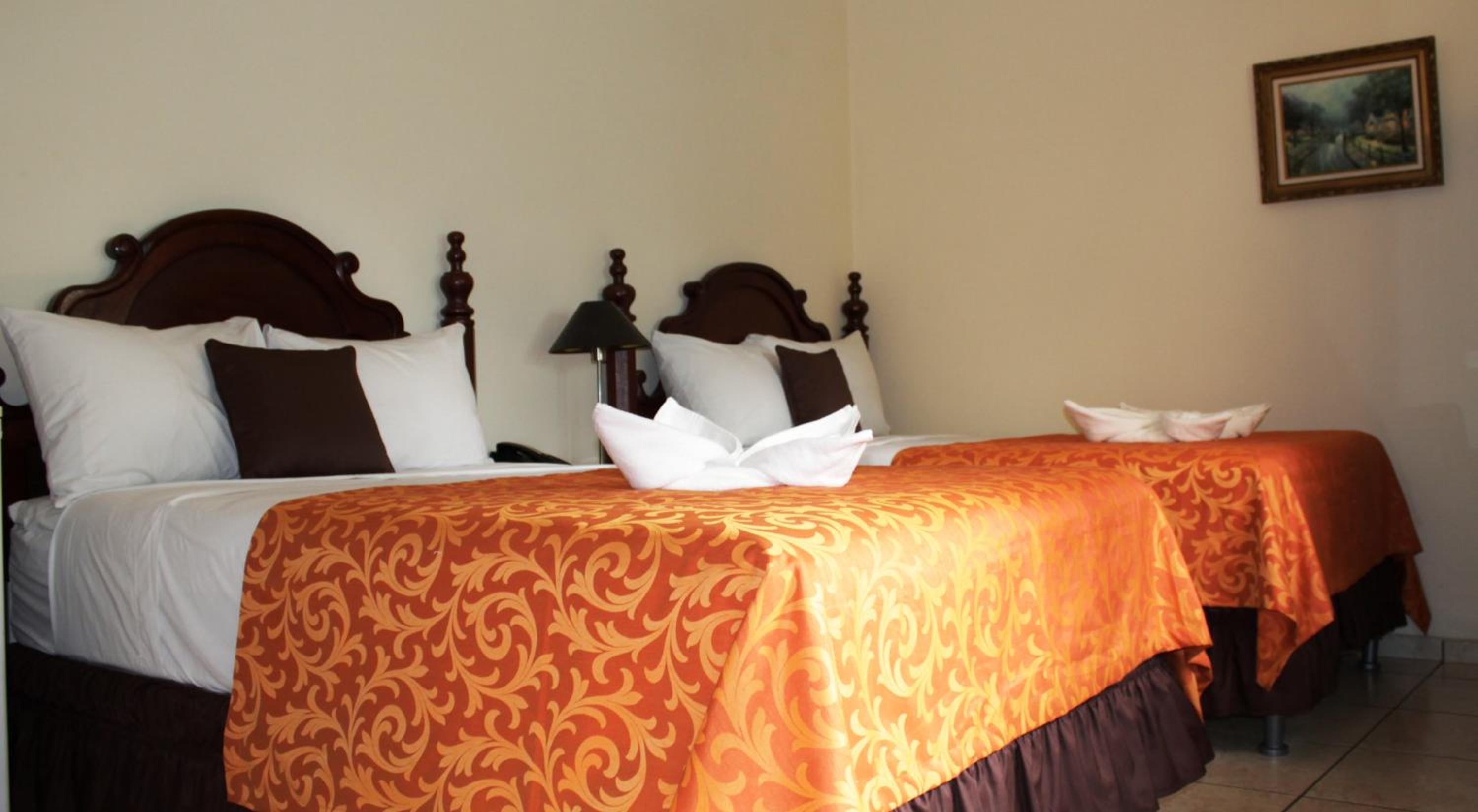 Double Room with Two  Beds - Photo 7