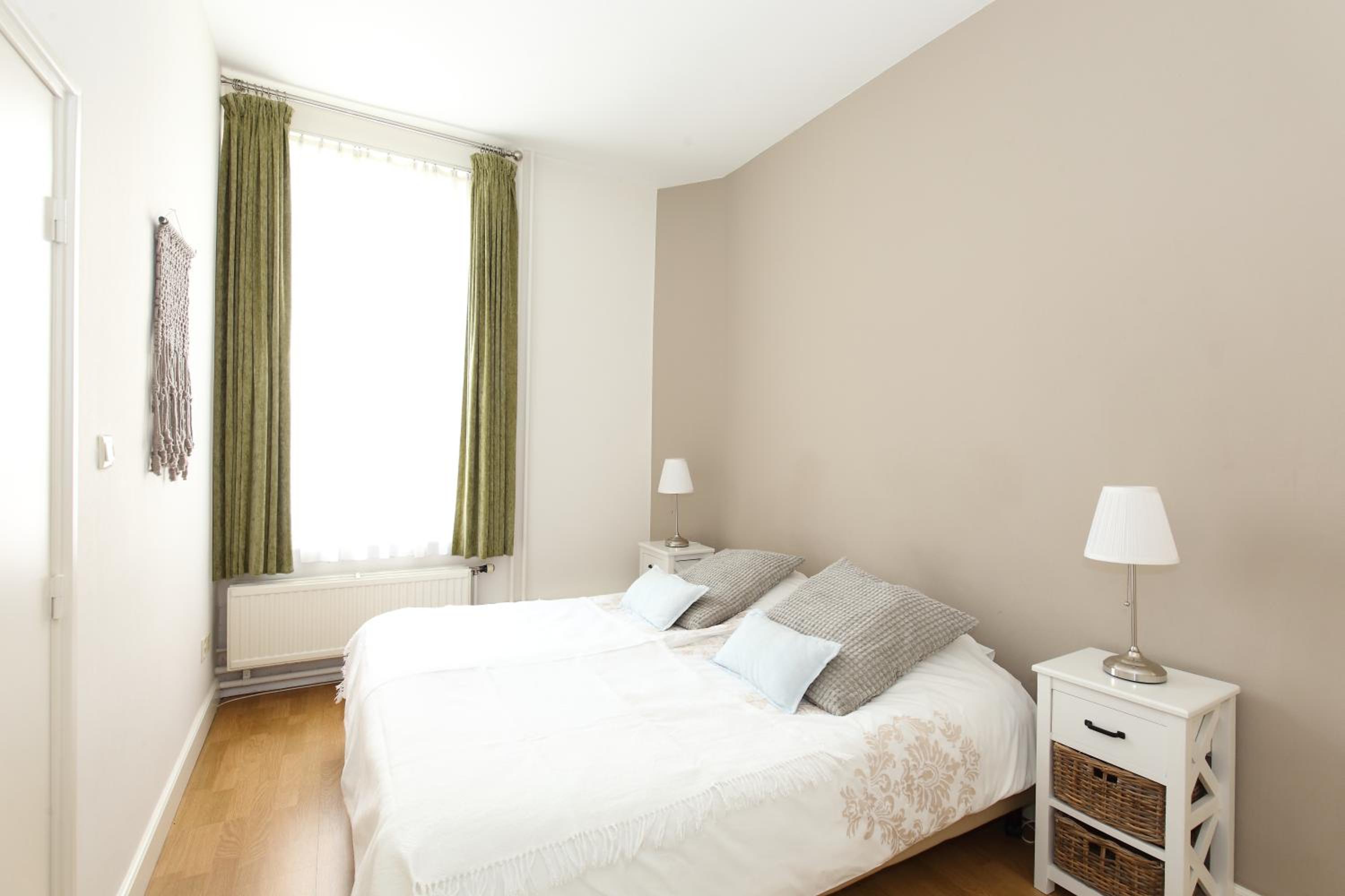 One-Bedroom Apartment photo 1