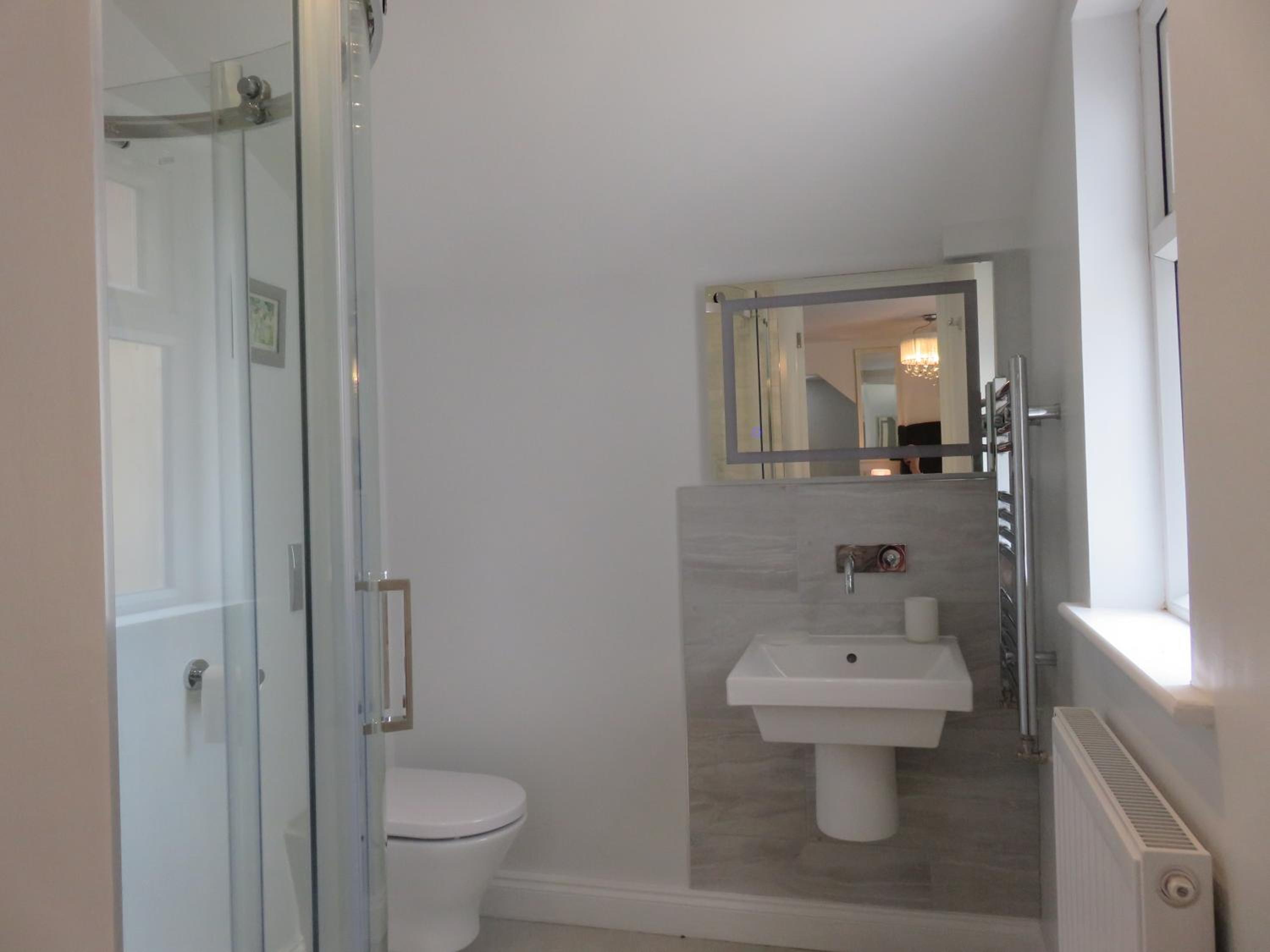 One-Bedroom Apartment - Photo 6