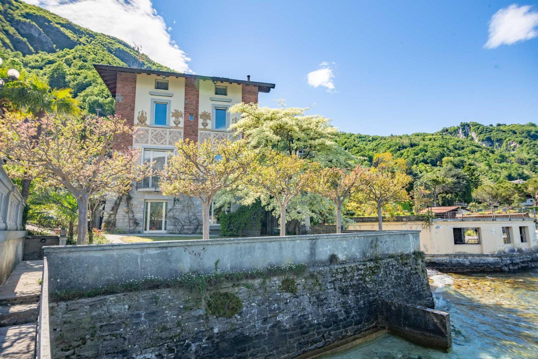 Villa photo 2