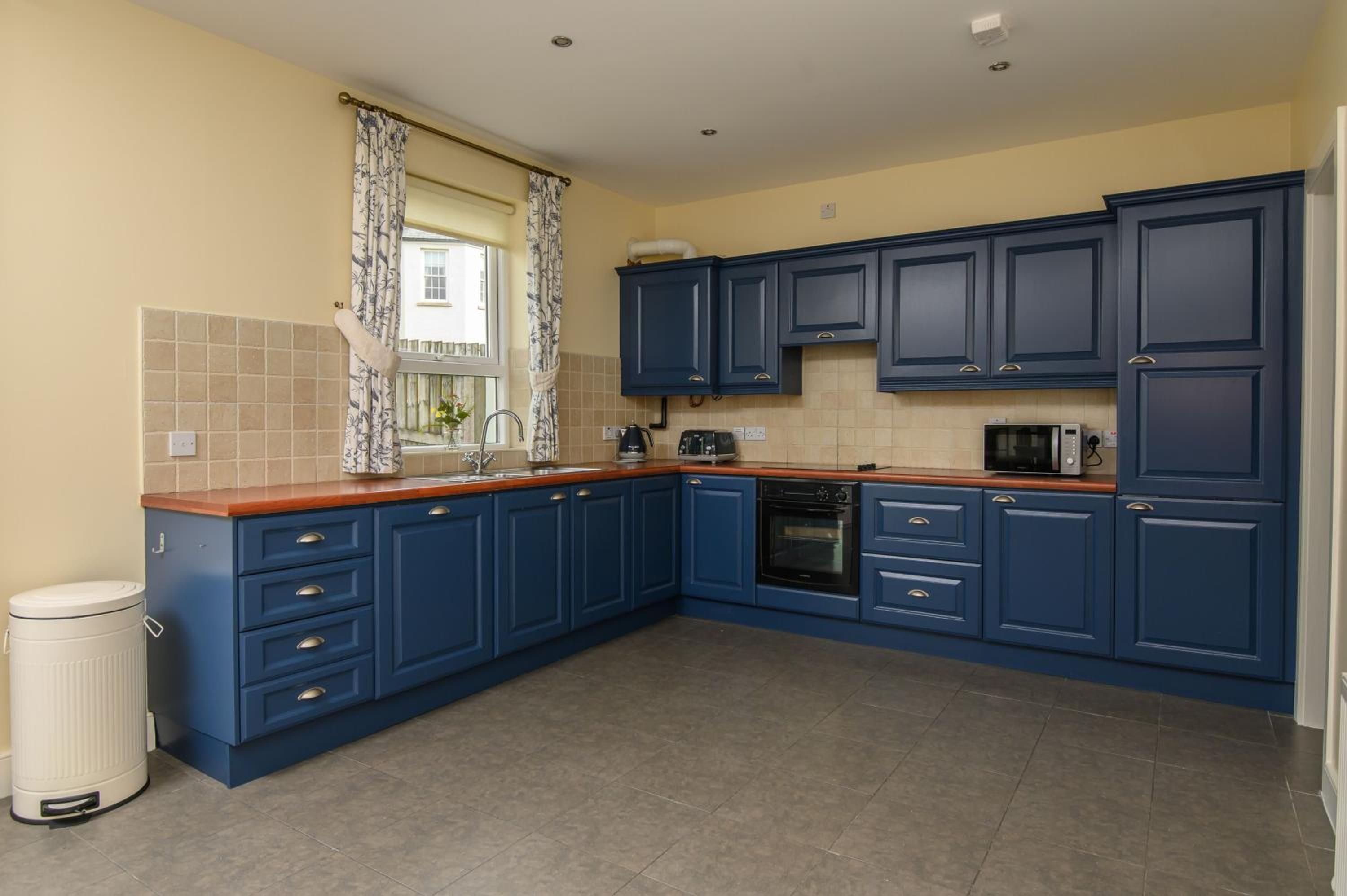 Four-Bedroom House - Photo 17