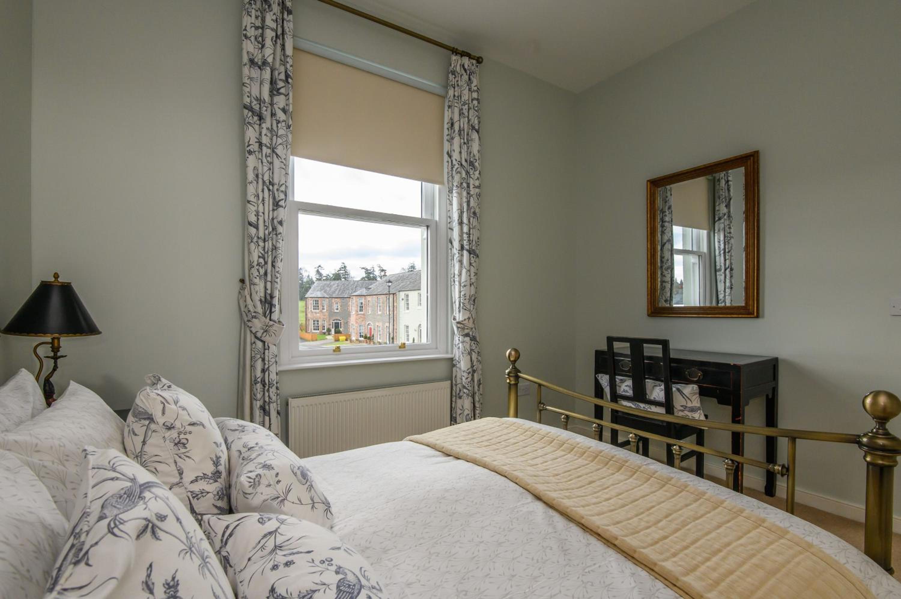 Four-Bedroom House - Photo 16