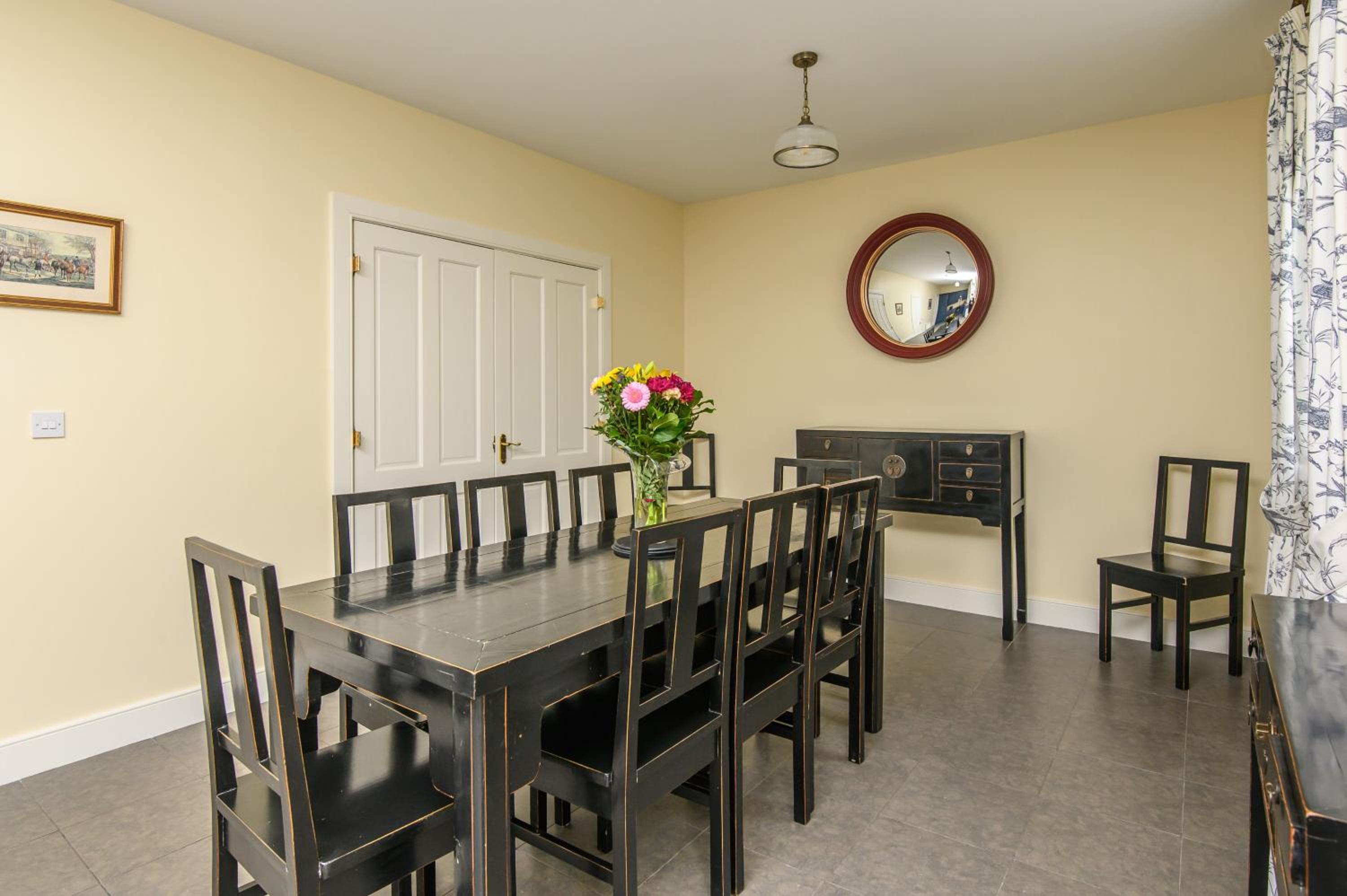Four-Bedroom House - Photo 5